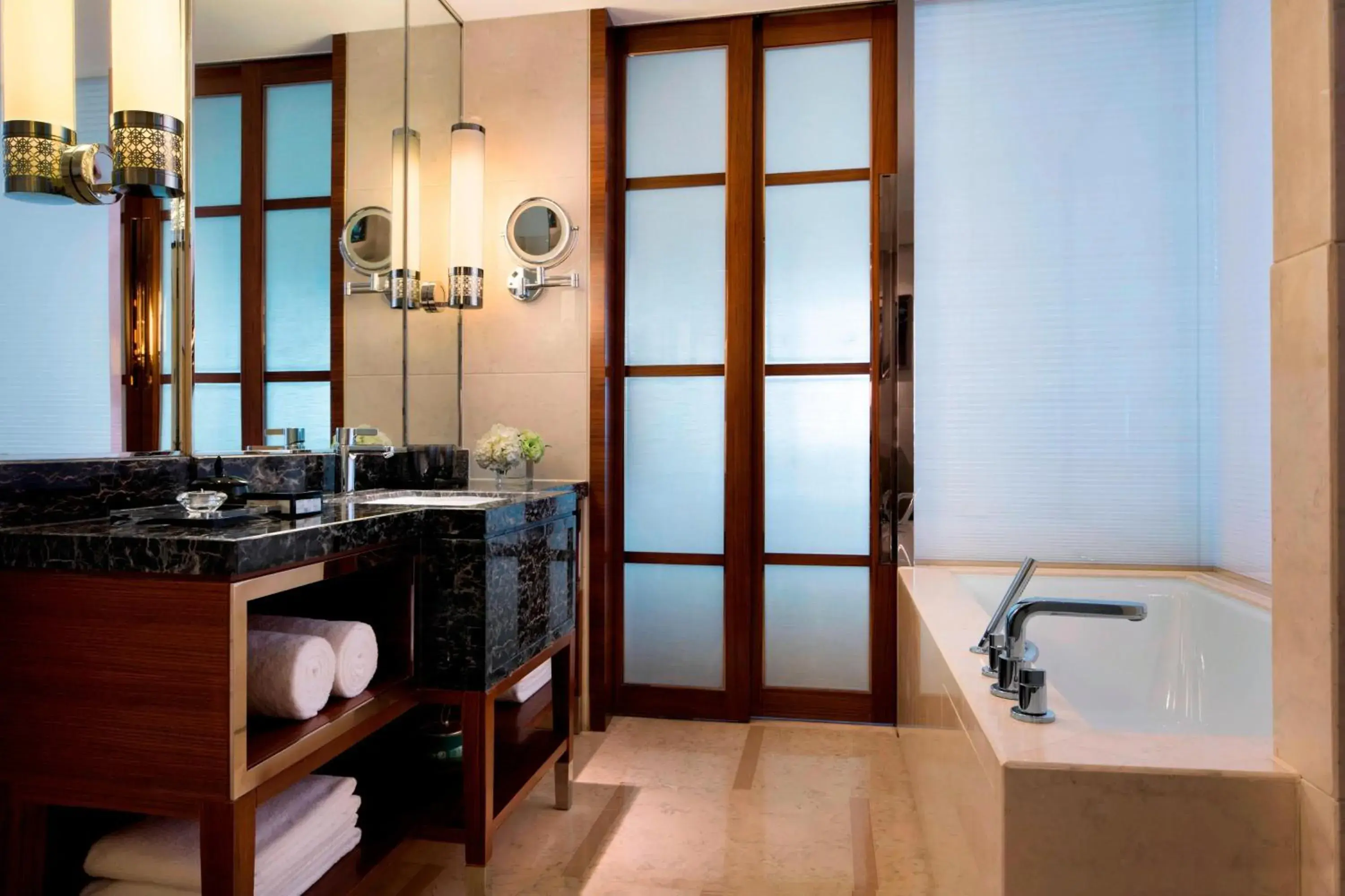 Executive King Room in JW Marriott Hotel Zhengzhou Executive King Room in JW Marriott Hotel Zhengzhou