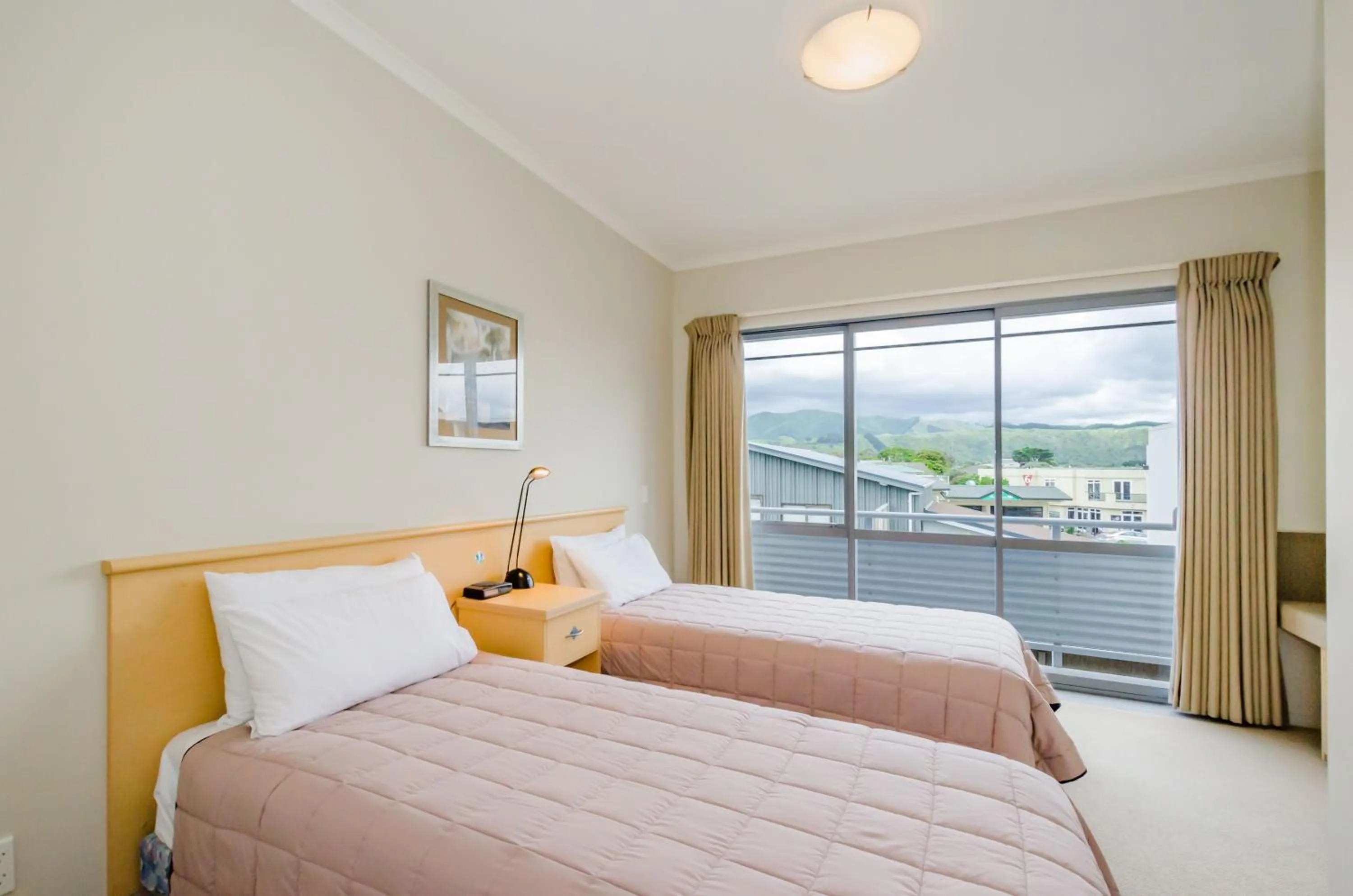 Bedroom, Bed in Raumati Sands Resort