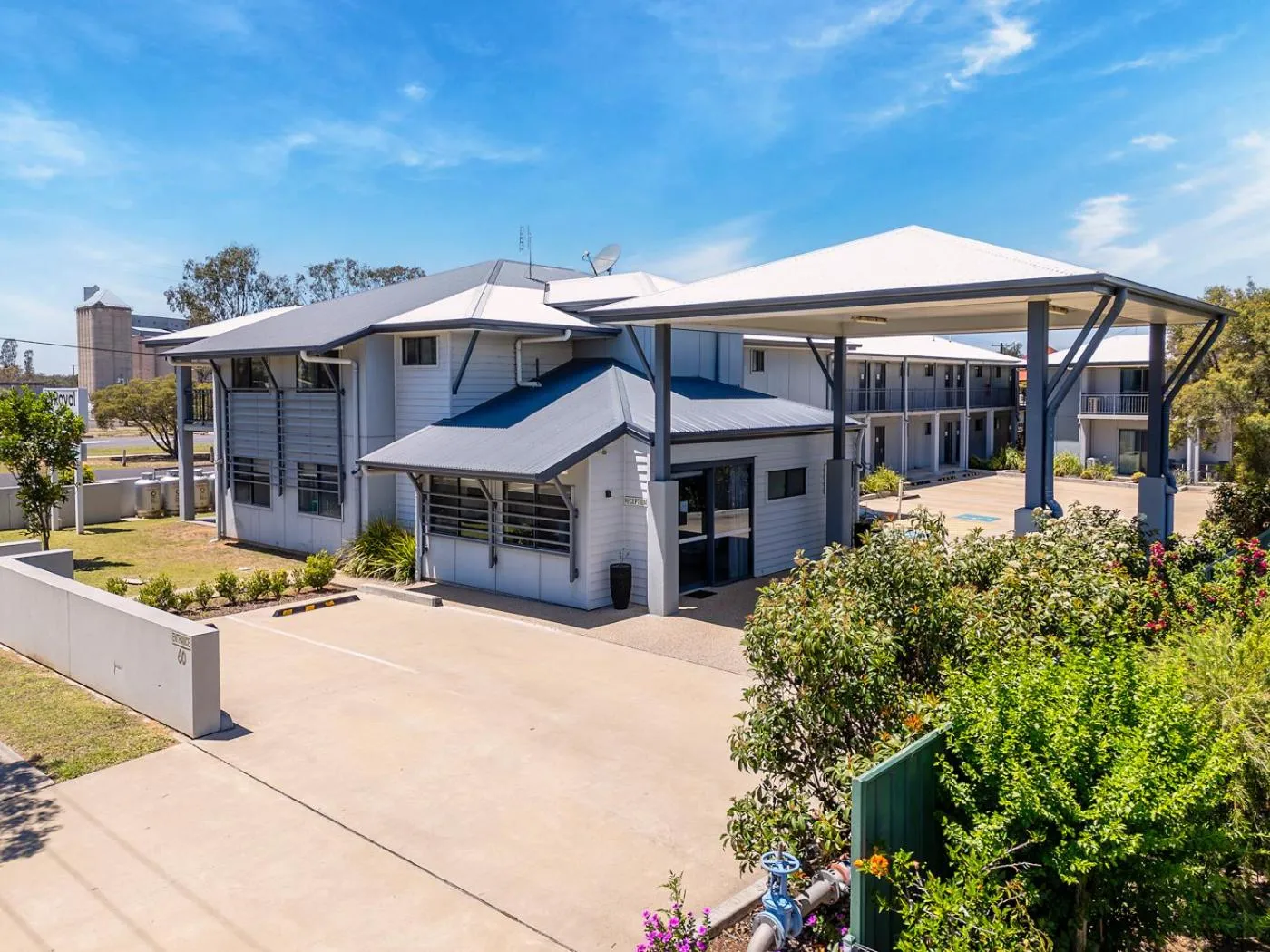 Property building in Royal Motel Miles