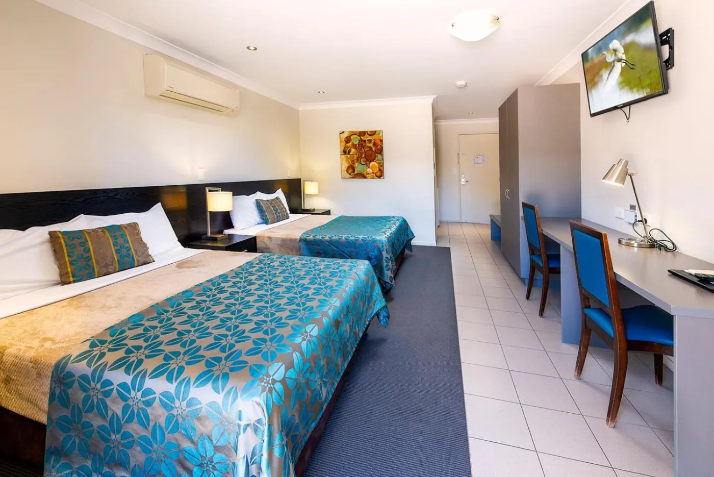 Bed in Royal Motel Miles