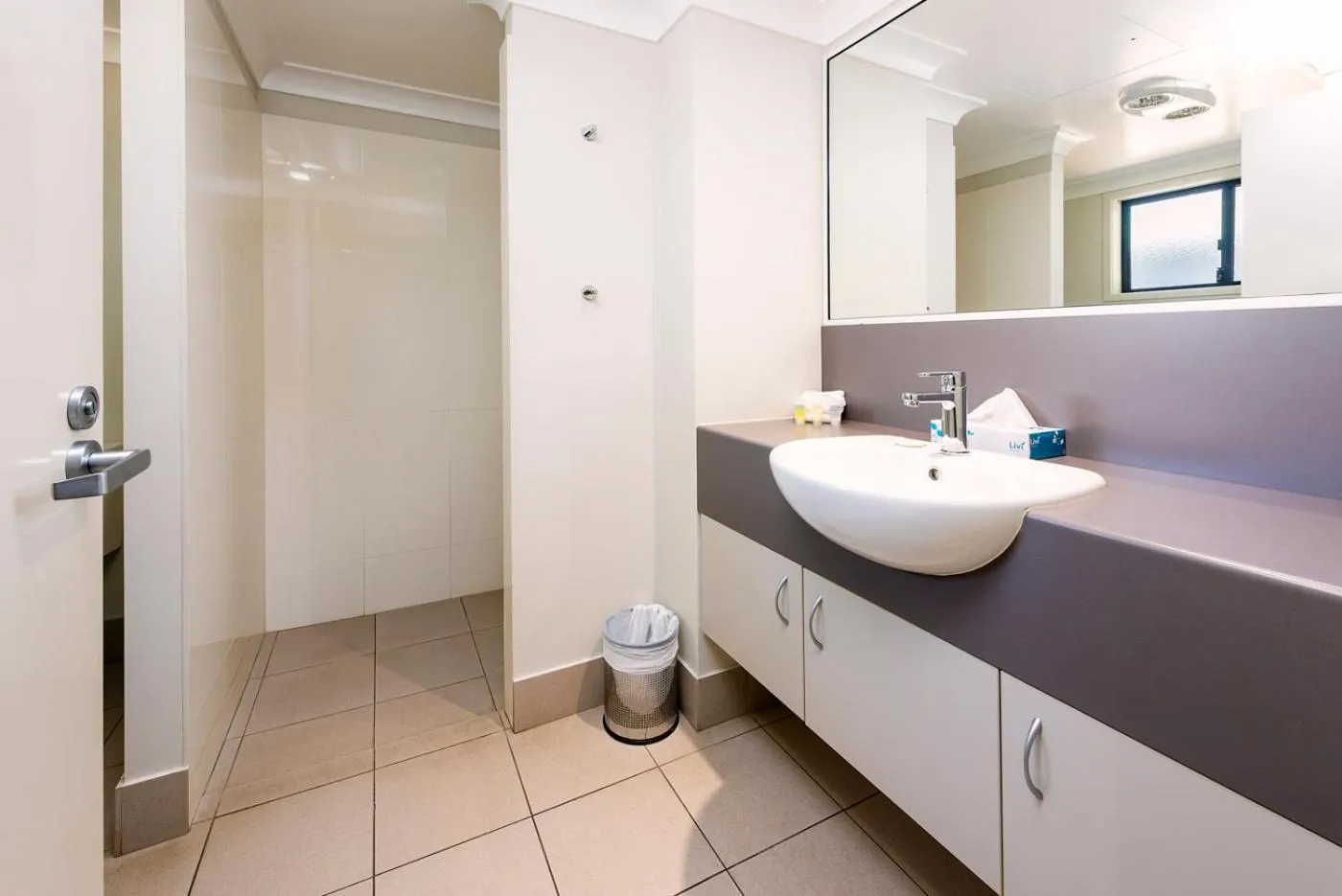 Bathroom in Royal Motel Miles