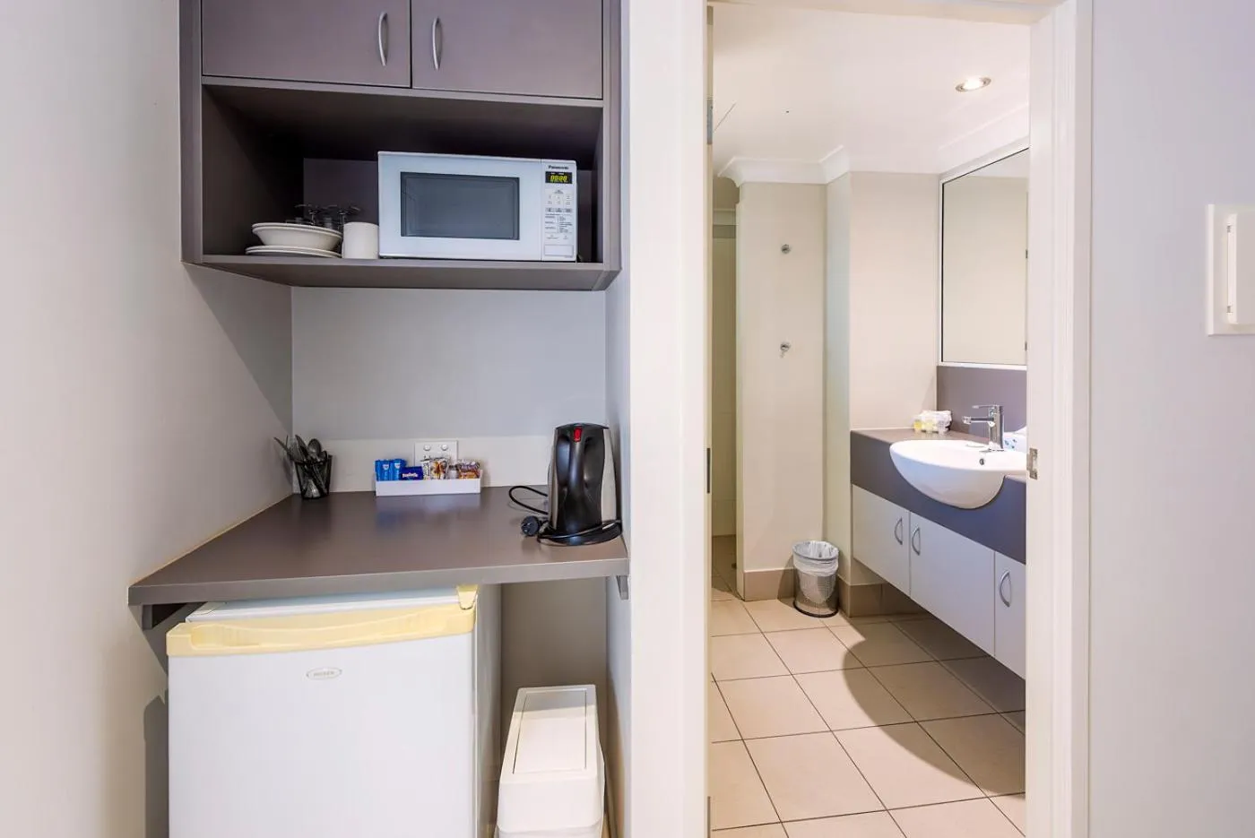 Kitchen or kitchenette in Royal Motel Miles