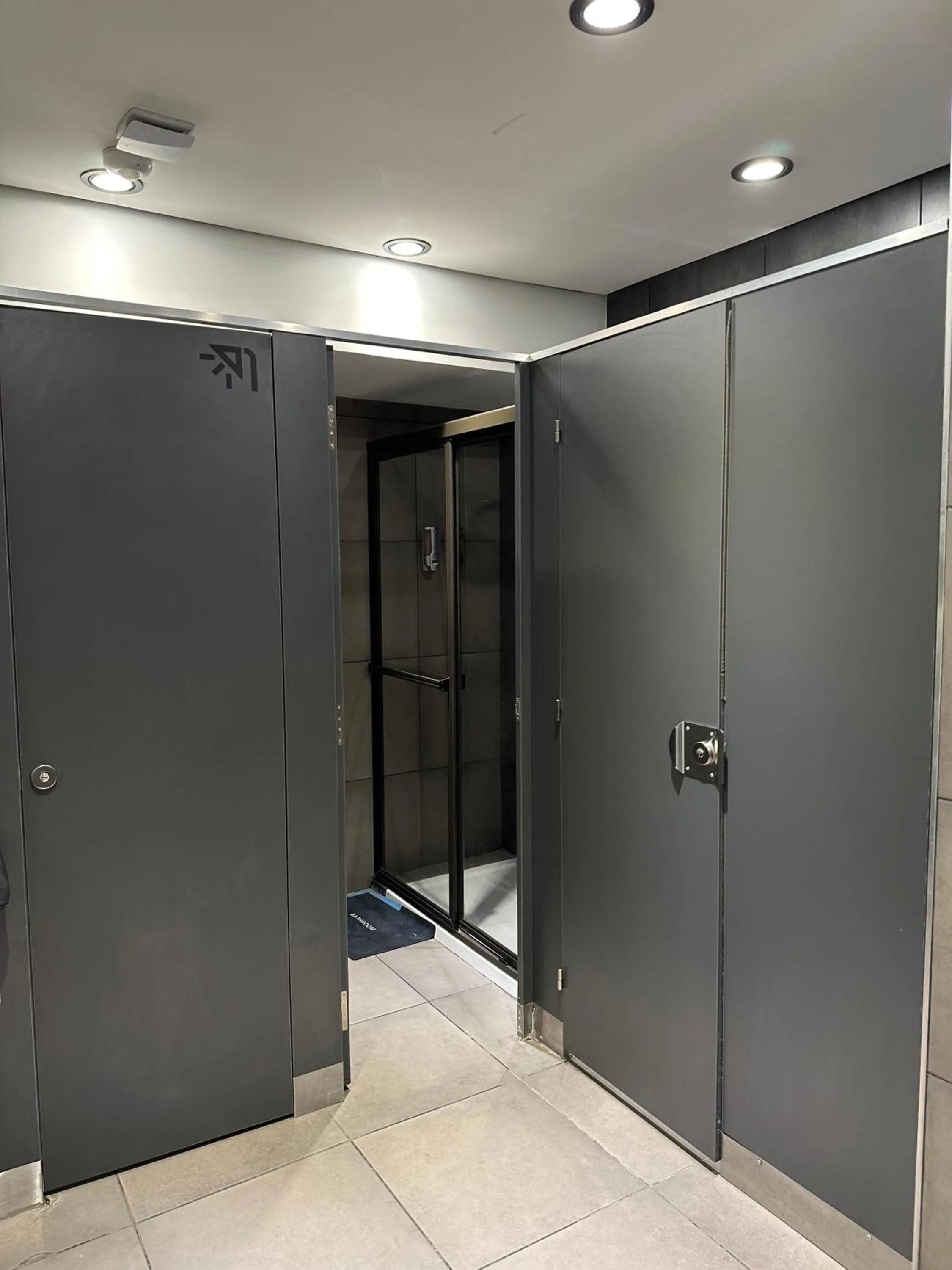 Toilet in MONS hostel