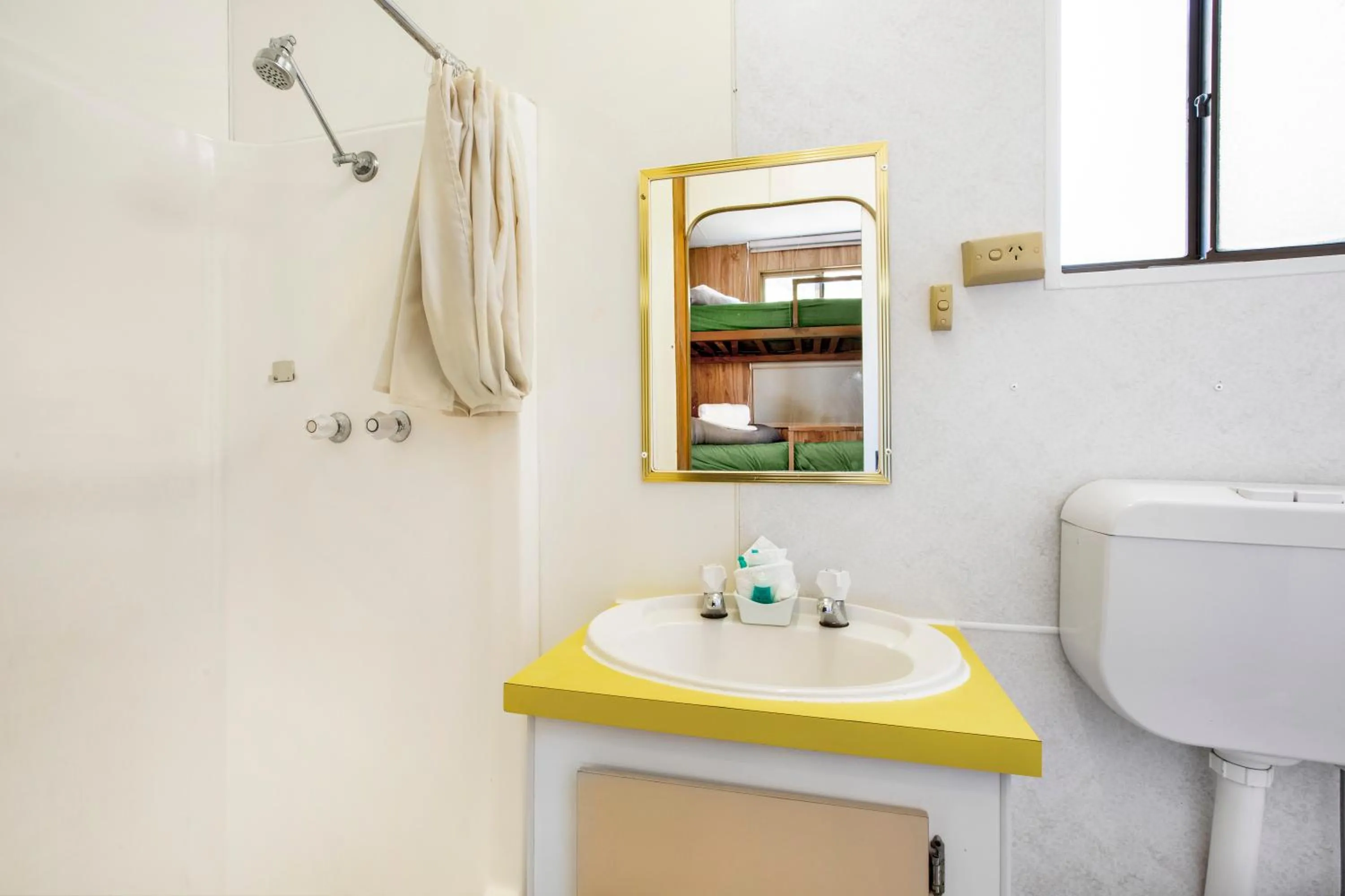 Toilet in Breeze Holiday Parks - Halls Gap