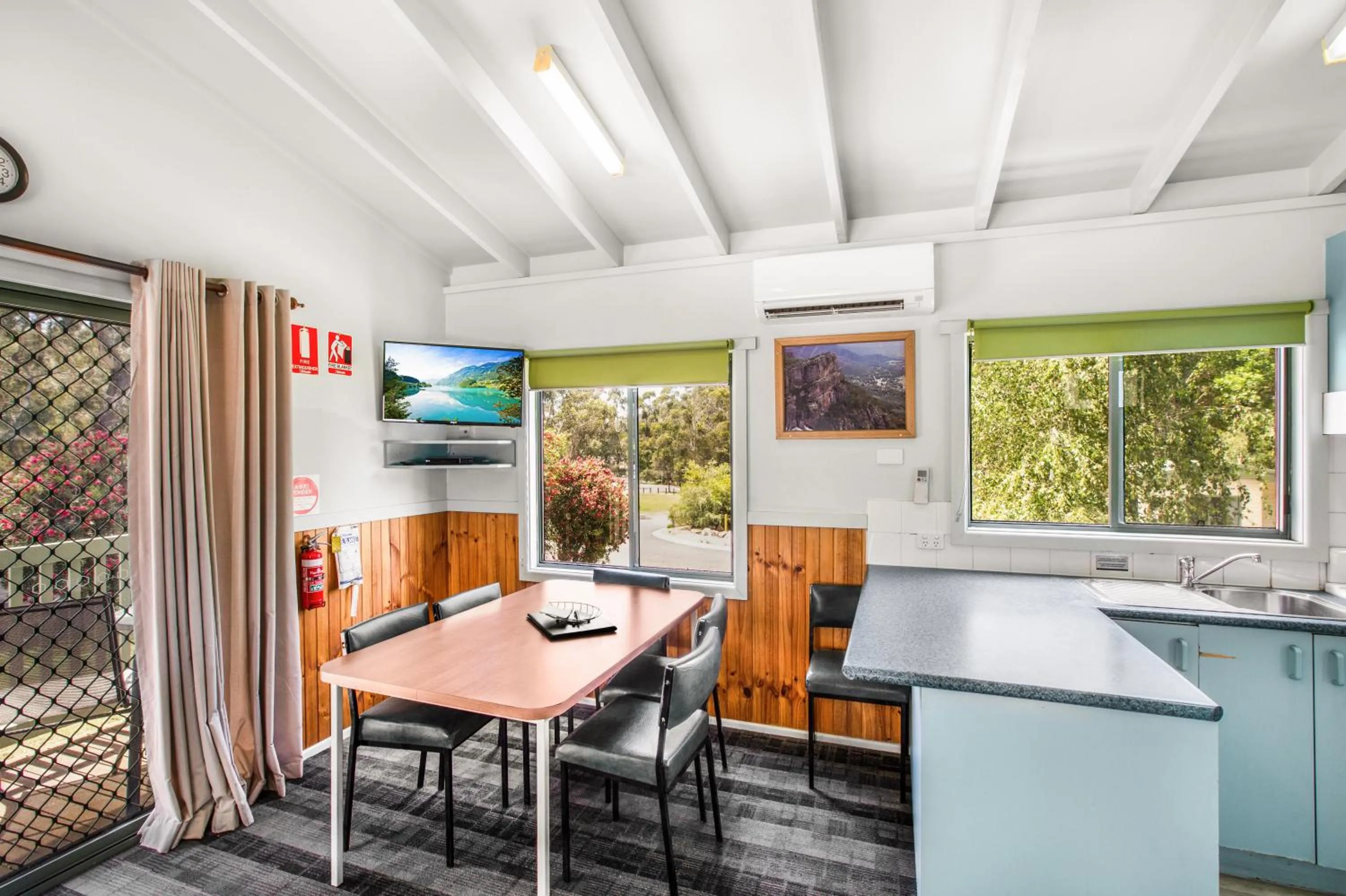 Kitchen or kitchenette in Breeze Holiday Parks - Halls Gap