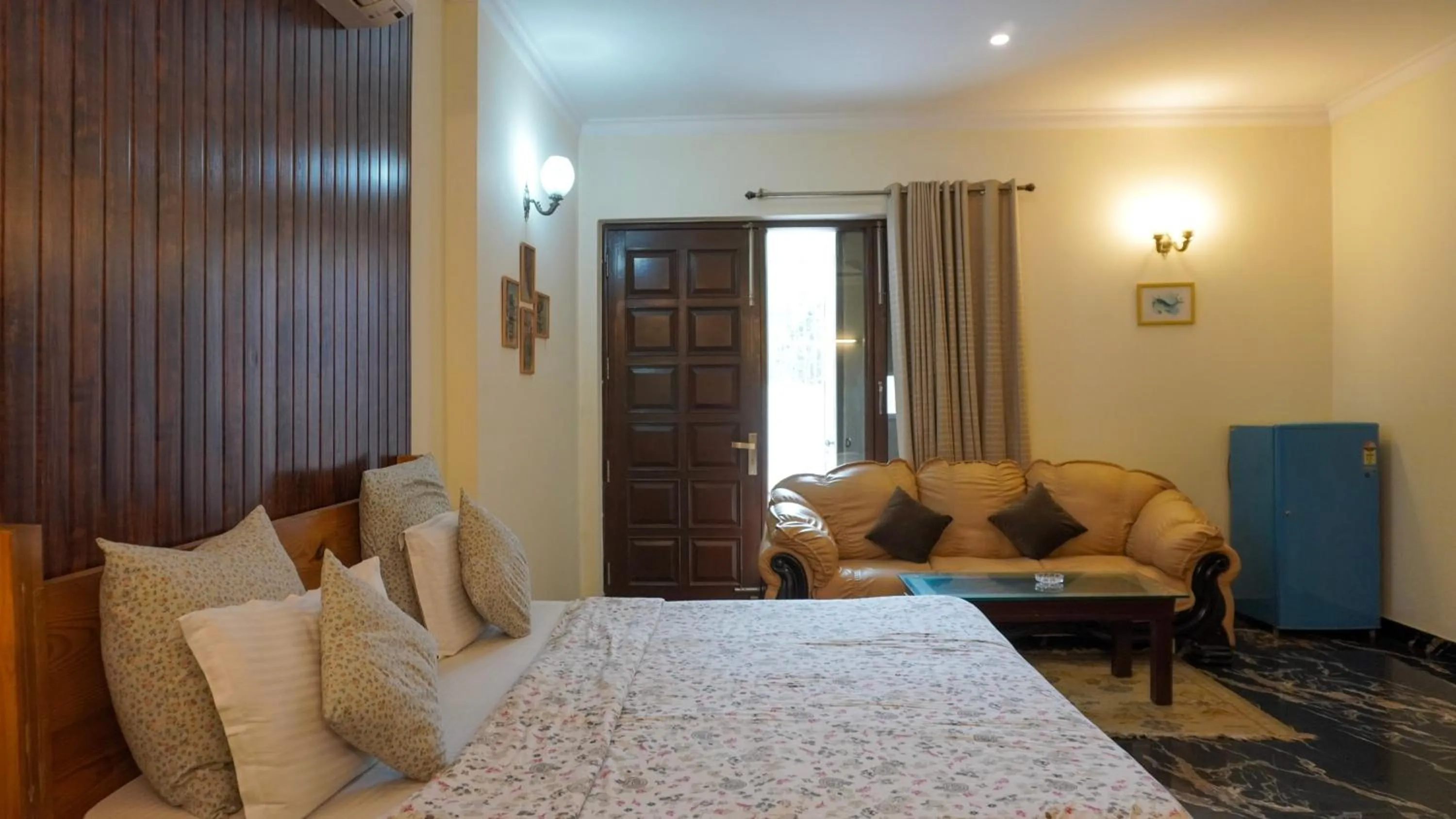 Bedroom, Bed in Perch Arbor Suites