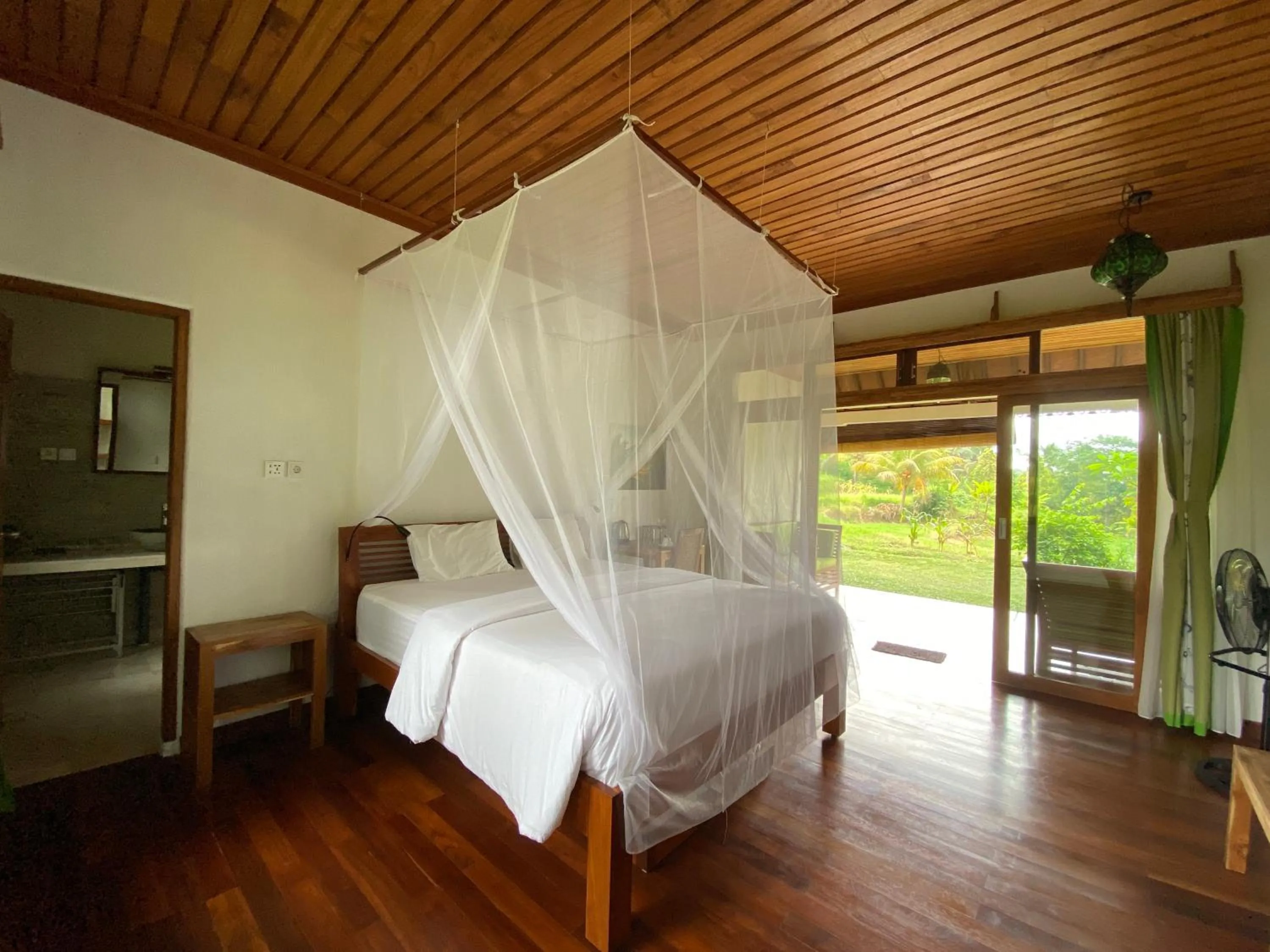 Bed in Lesong Hotel and Restaurant