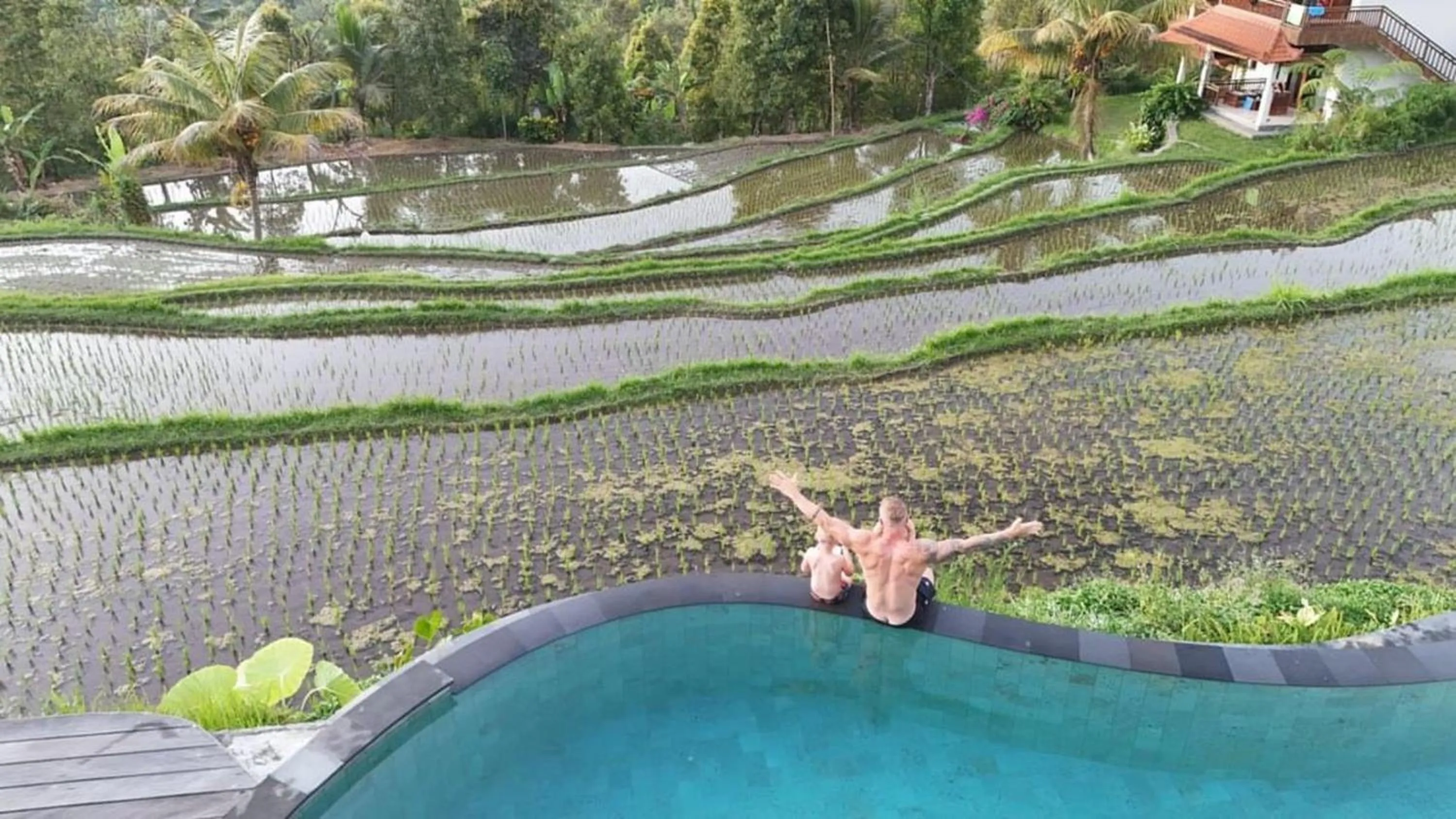 Property building in Lesong Hotel and Restaurant