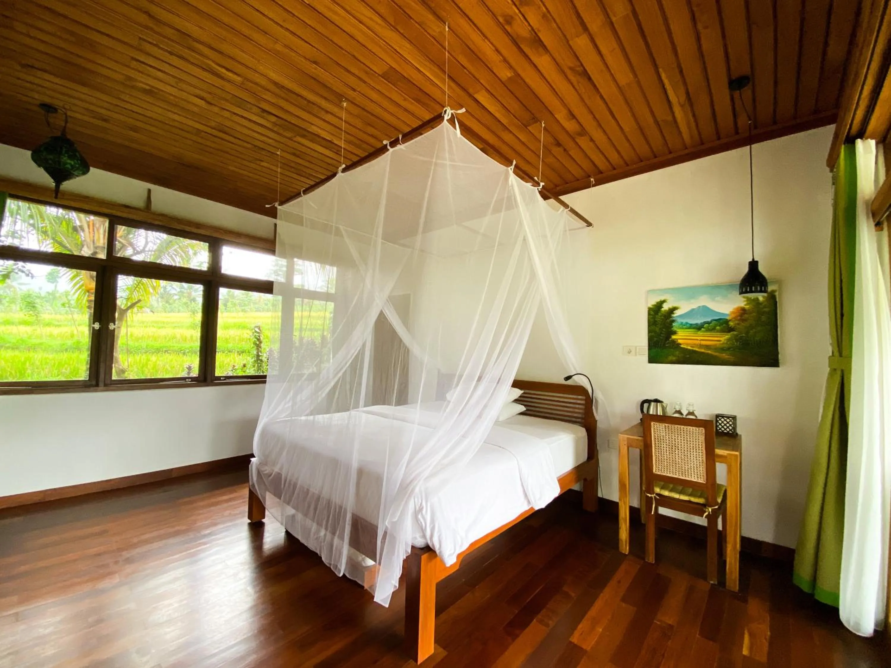 Bed in Lesong Hotel and Restaurant