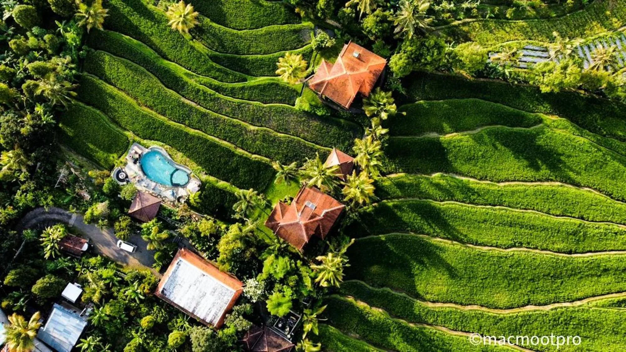 Property building in Lesong Hotel and Restaurant