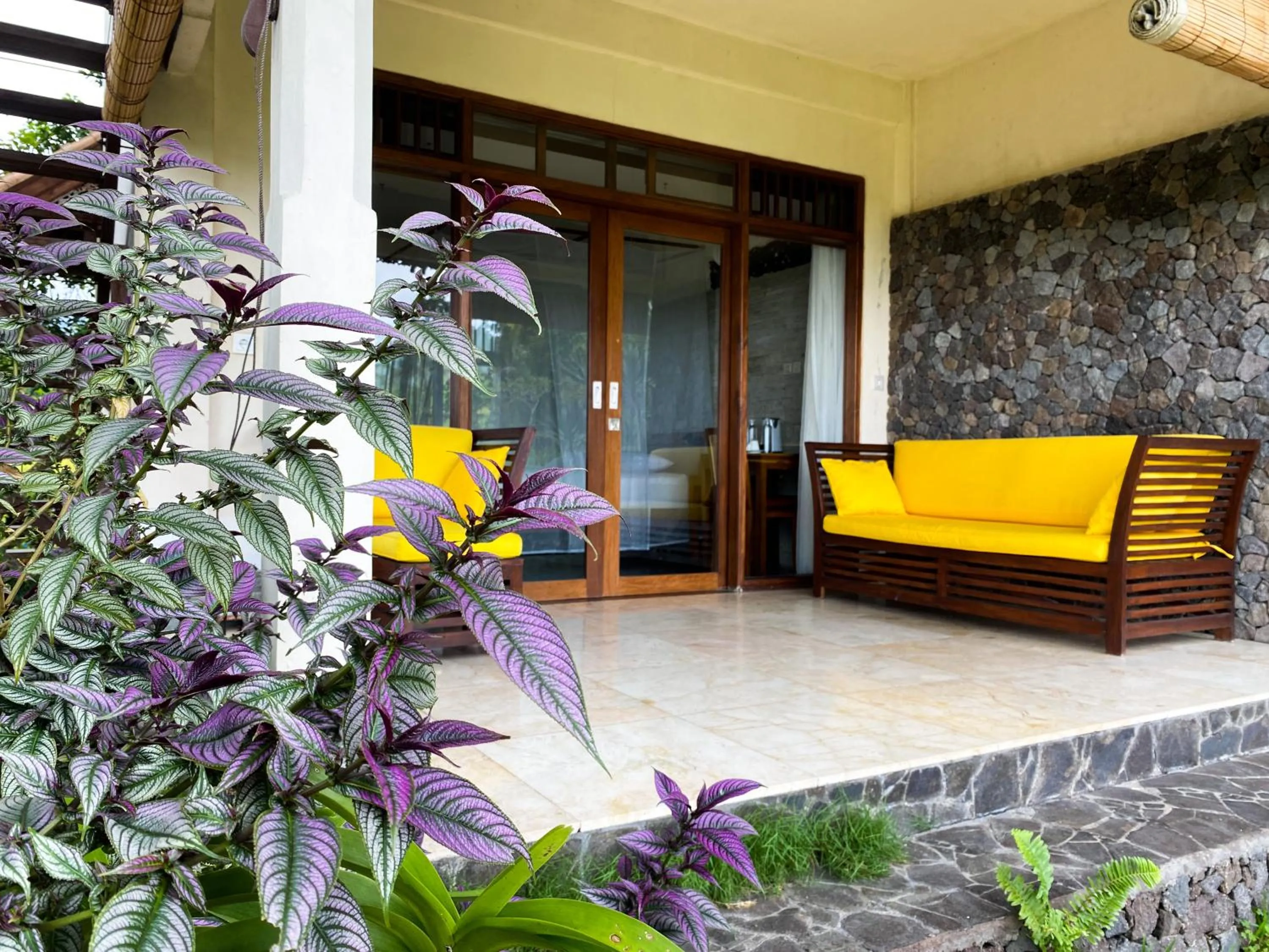 Day in Lesong Hotel and Restaurant