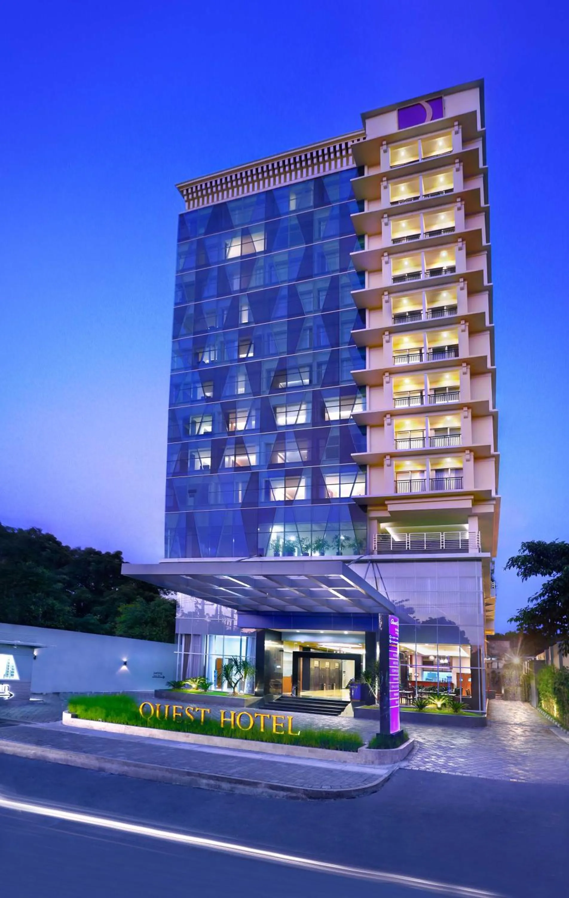 Facade/entrance in Quest Hotel Darmo - Surabaya by ASTON