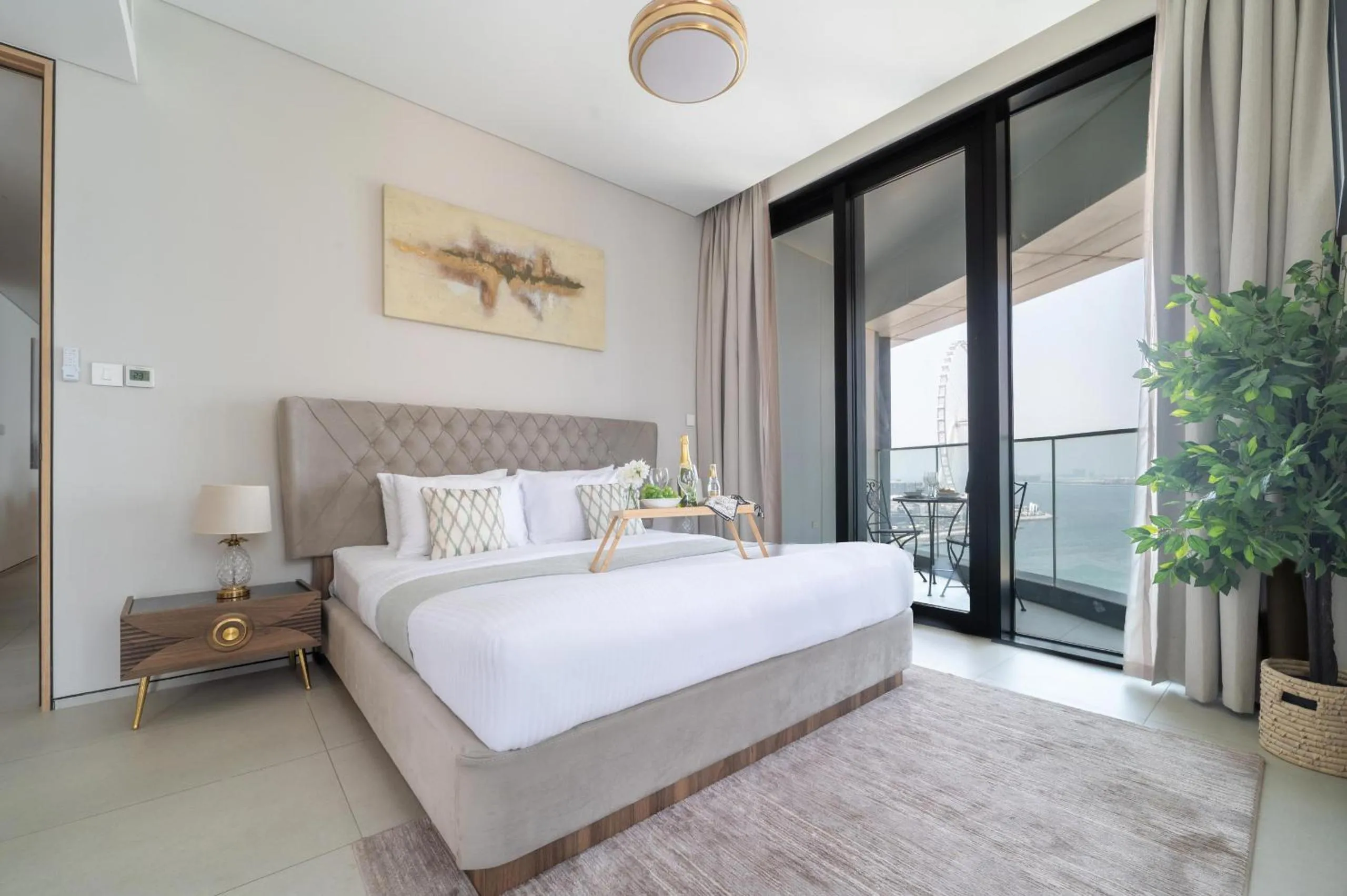 Bed in Frank Porter - The Address JBR