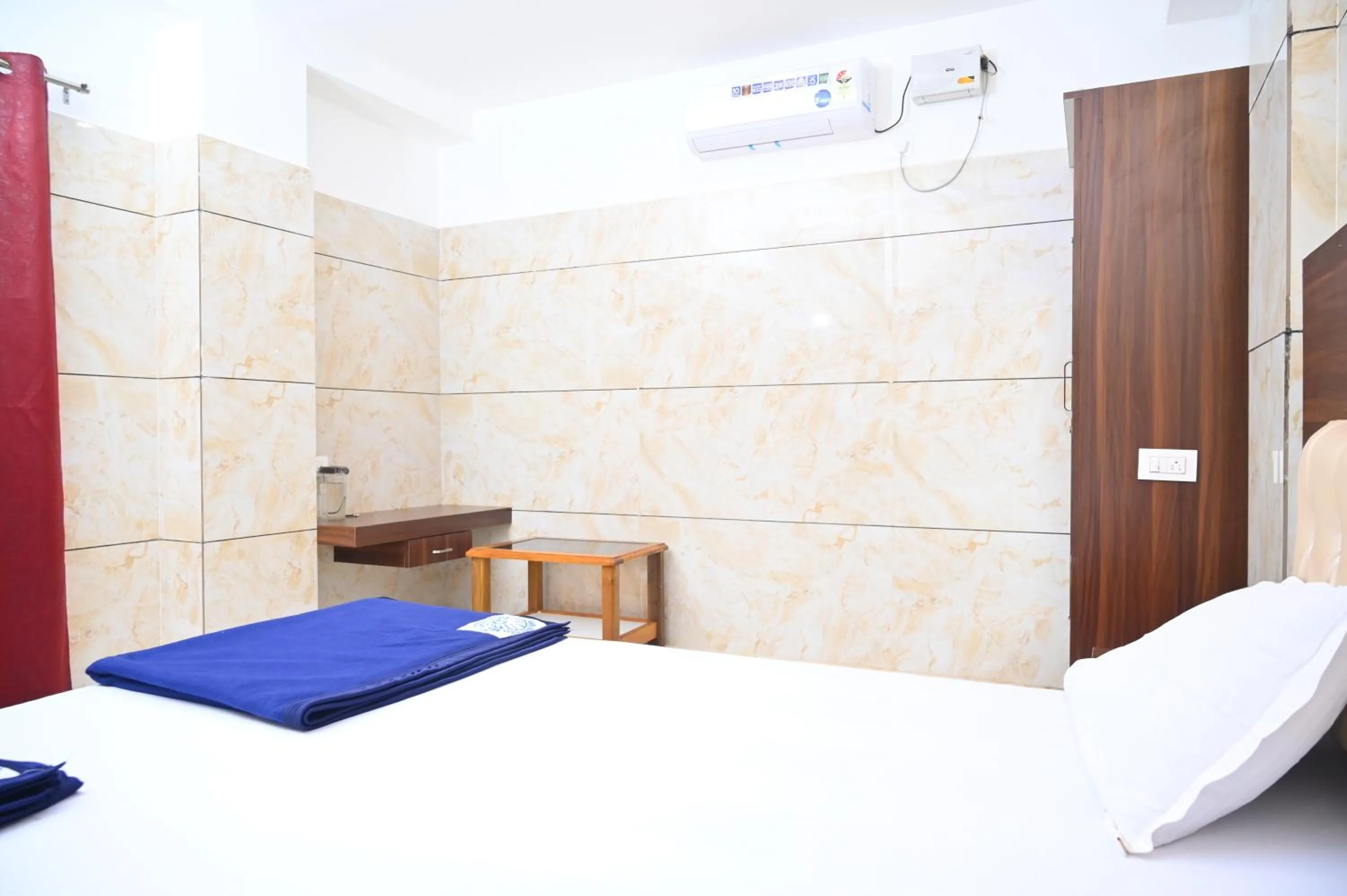 Bed in Blue Pearl Beach Guest House