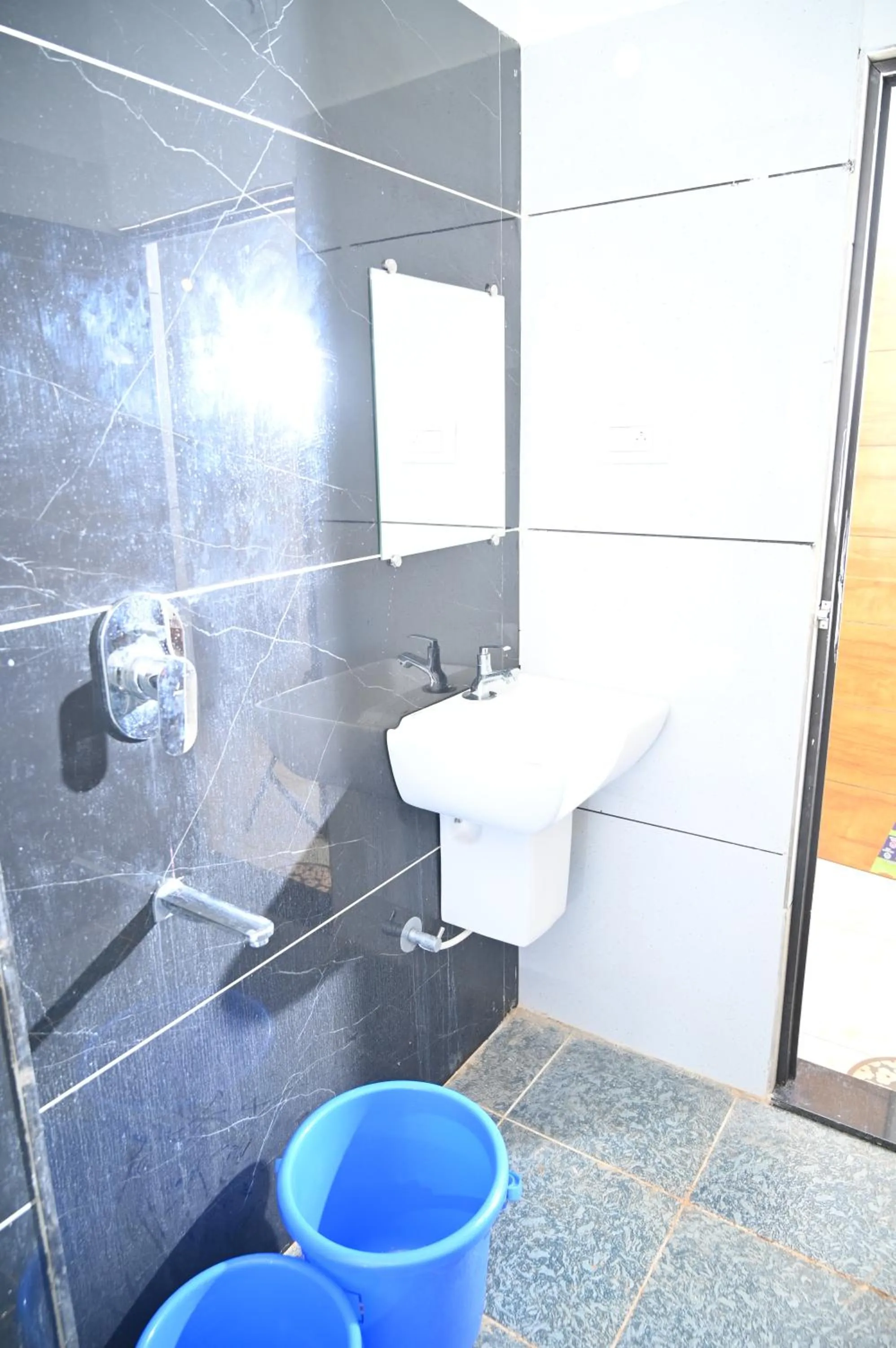 Shower in Blue Pearl Beach Guest House