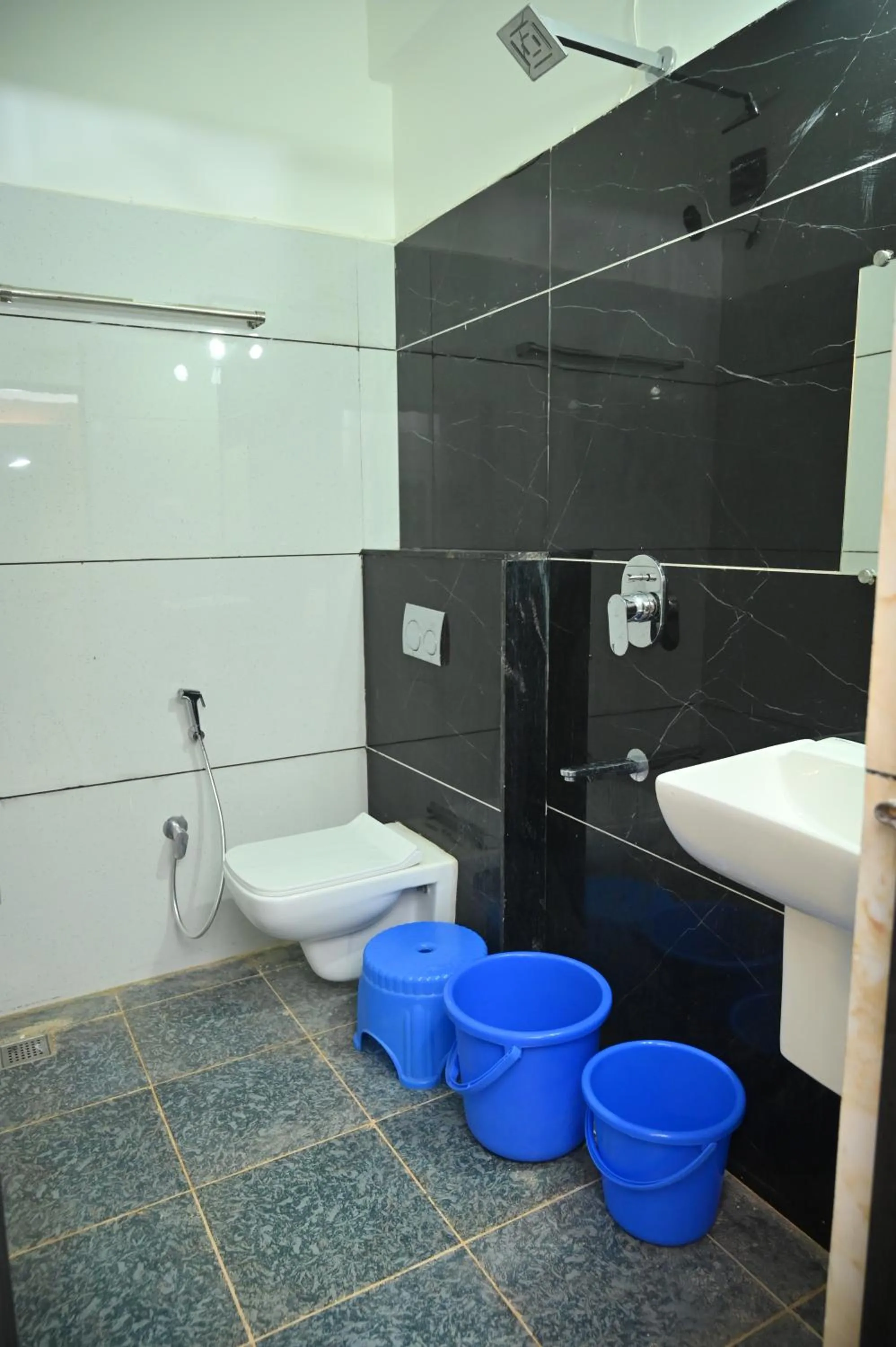 Shower in Blue Pearl Beach Guest House