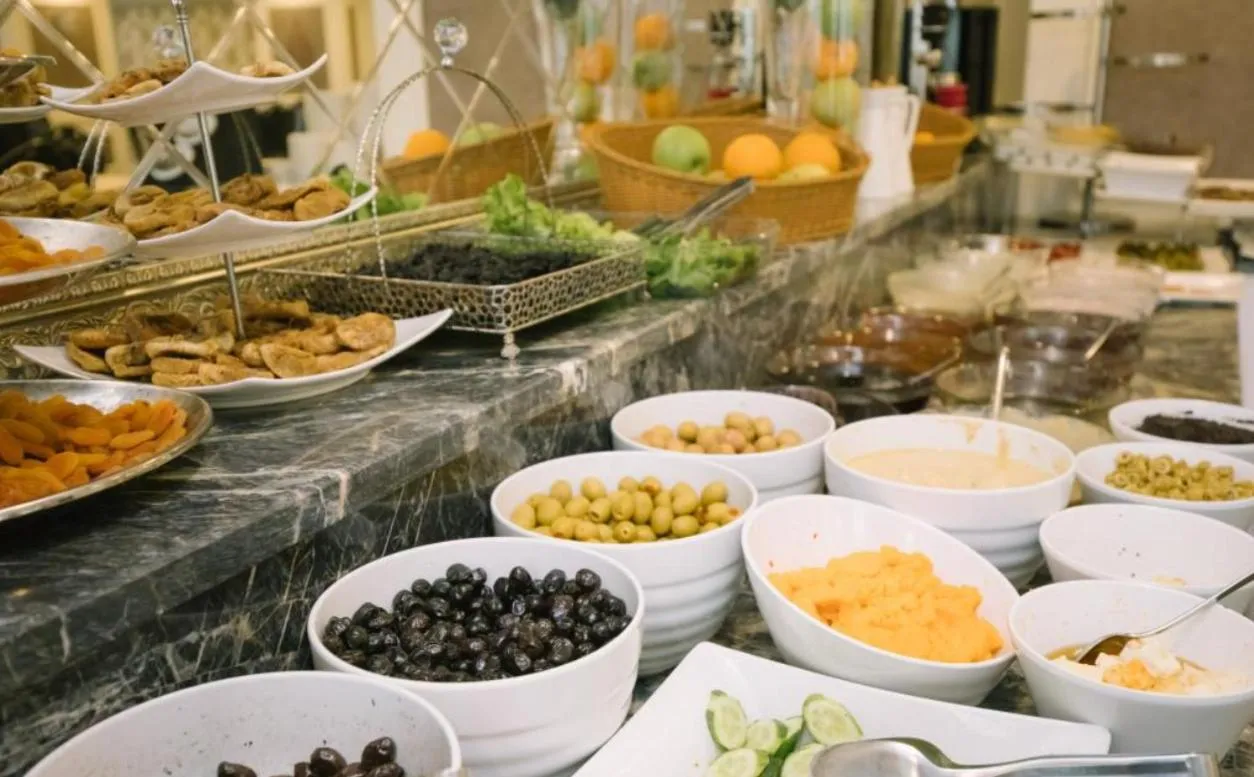 Buffet breakfast in Burgaz İzer Hotel