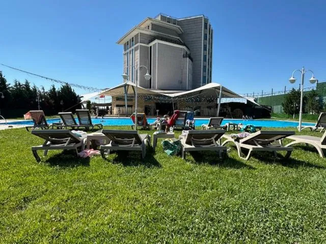 Swimming pool in Burgaz İzer Hotel
