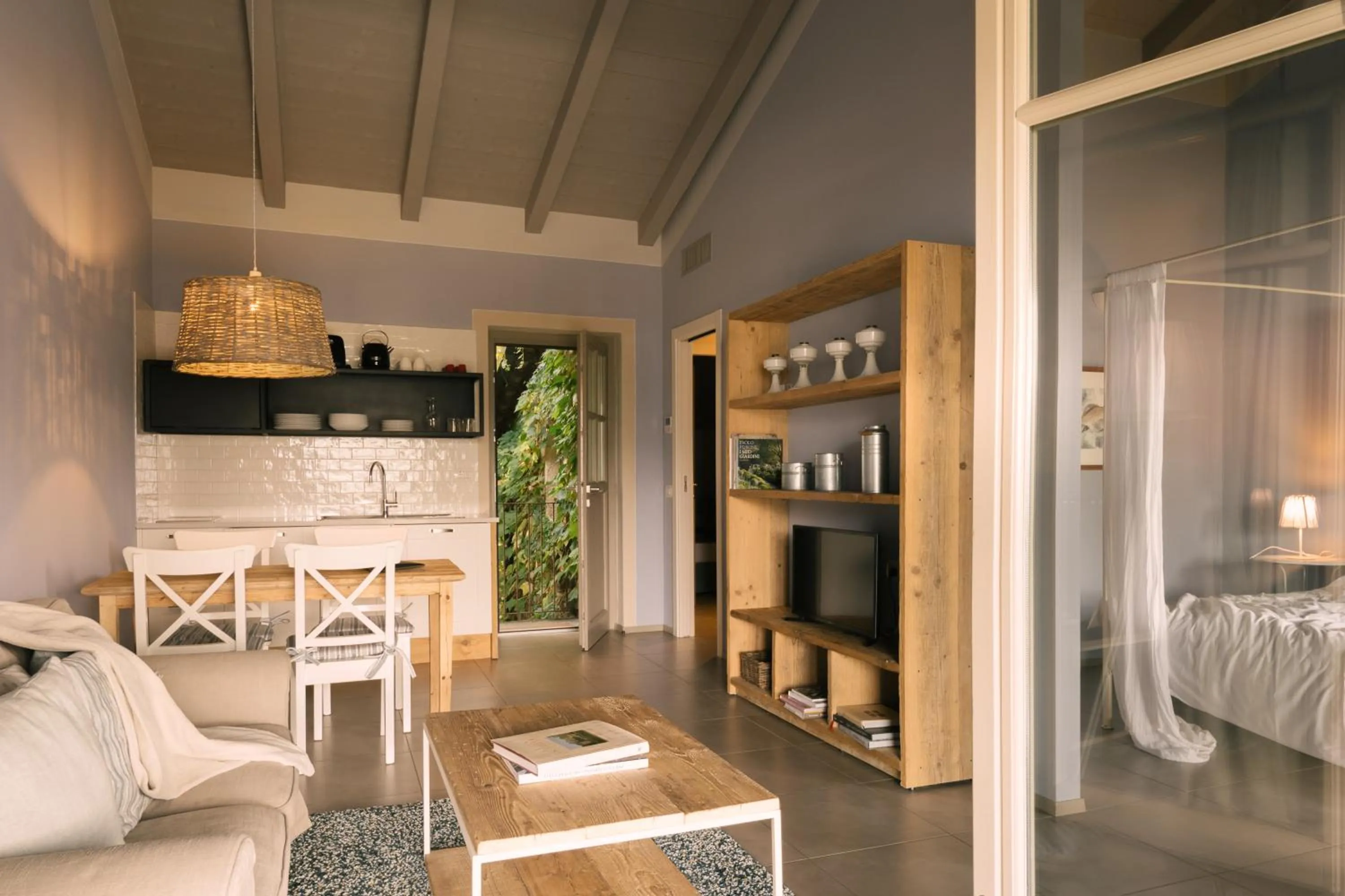 Living room, Bed in La Darbia