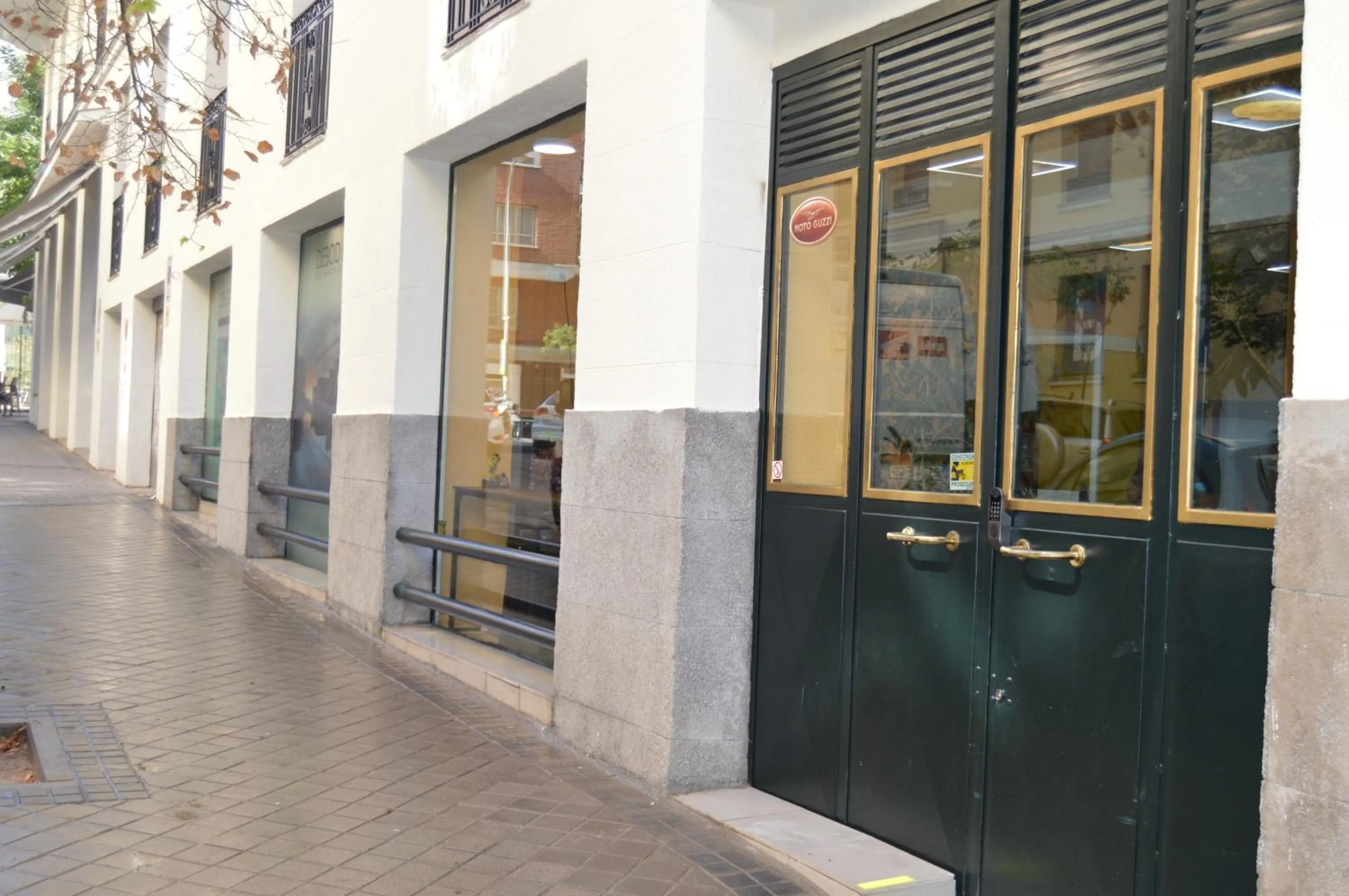 Facade/entrance in Debod Hostel