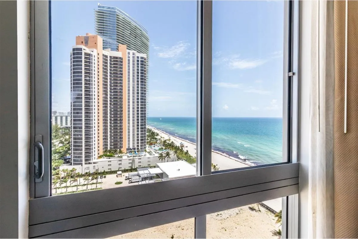 Marenas Resort PRIVATE UNIT daily refresh not included