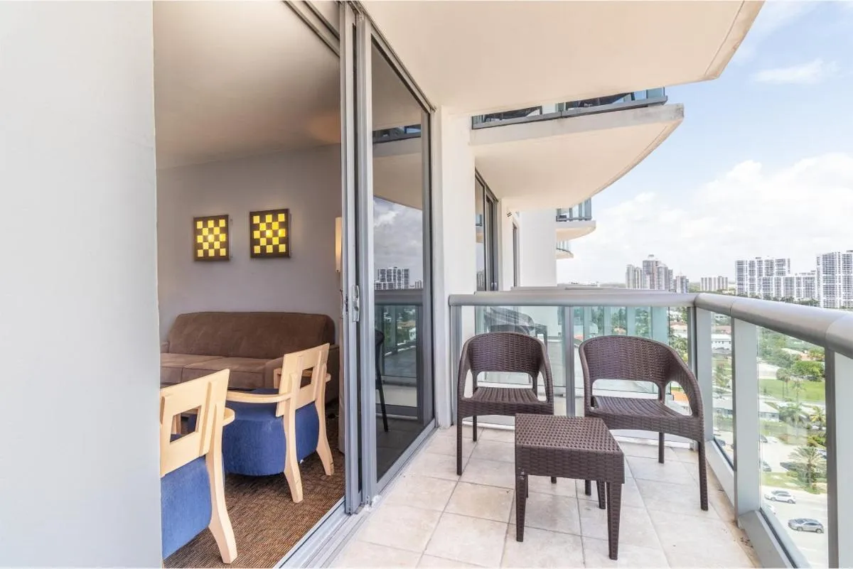 Marenas Resort PRIVATE UNIT daily refresh not included