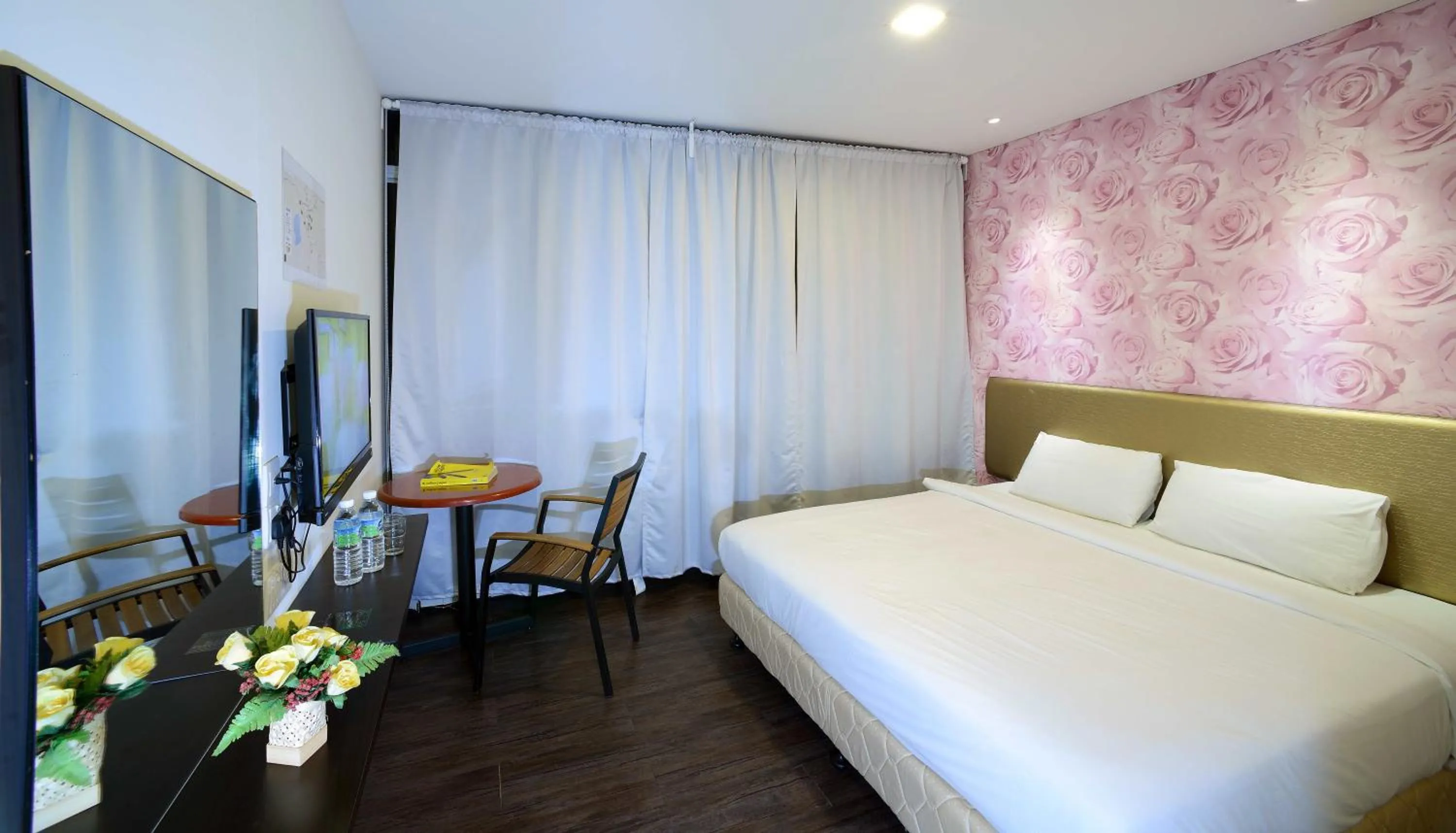 Photo of the whole room, Bed in Casa Hotel near KLIA 1