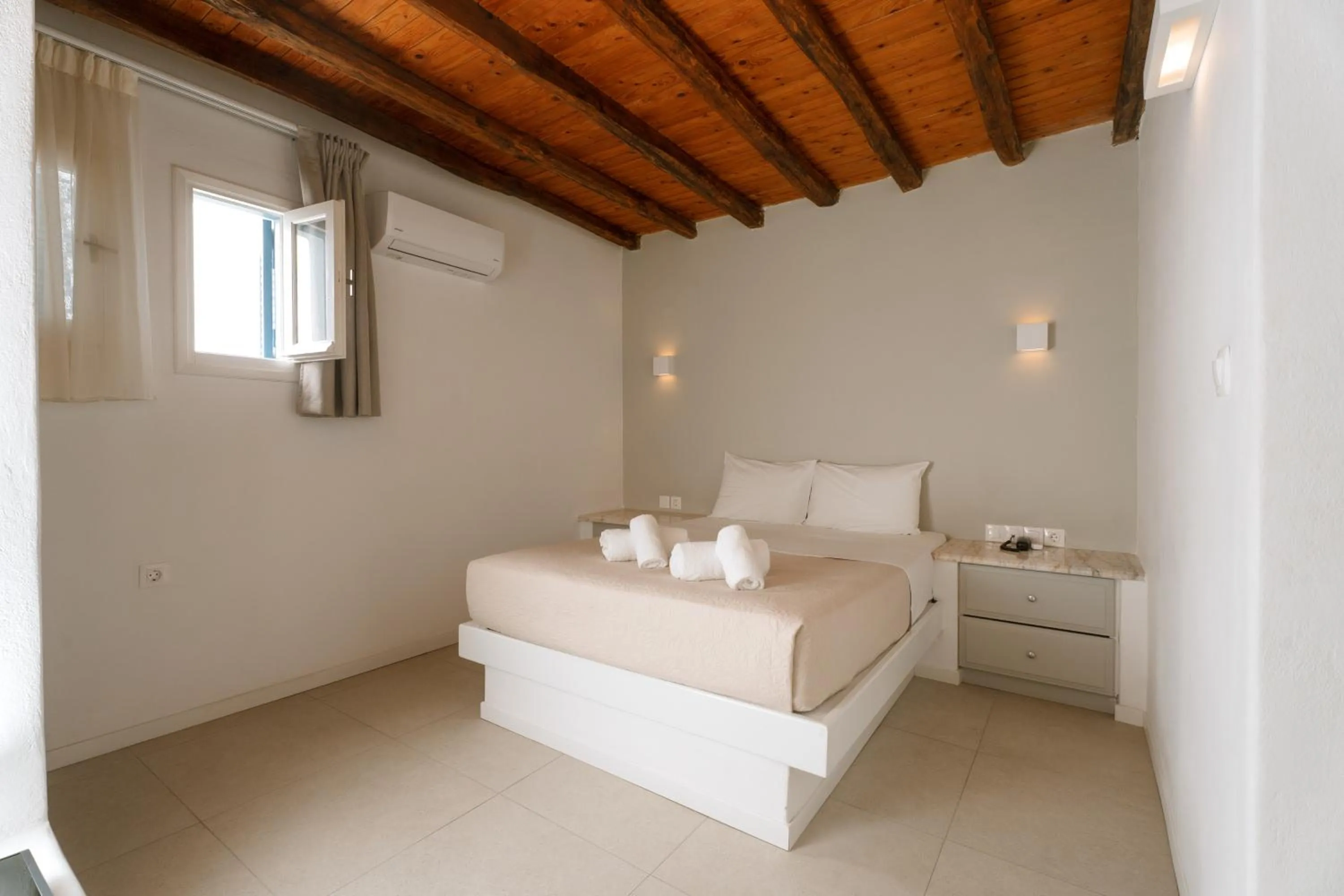 Bed in Kritikakis Village Hotel