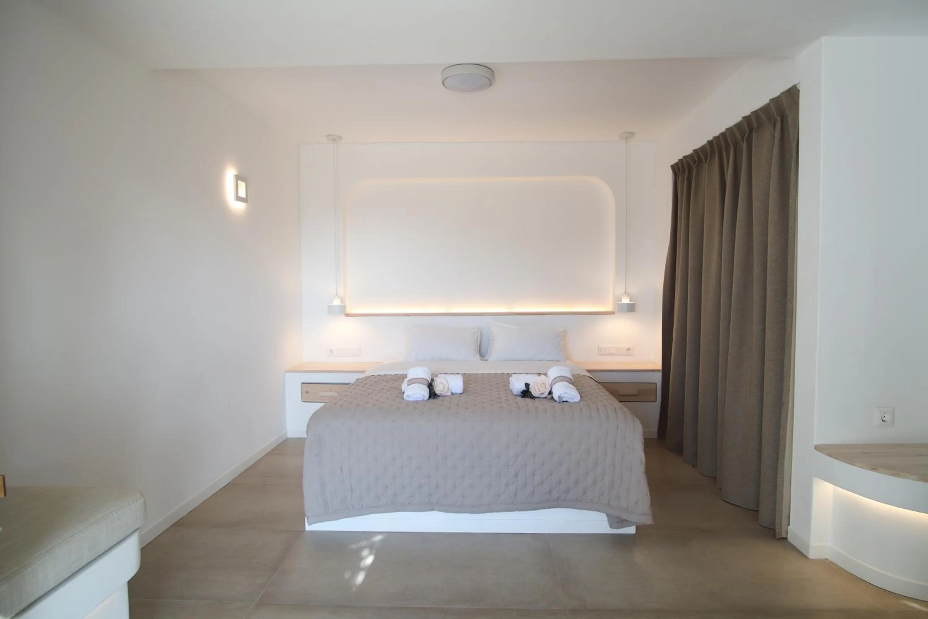 Bed in Kritikakis Village Hotel