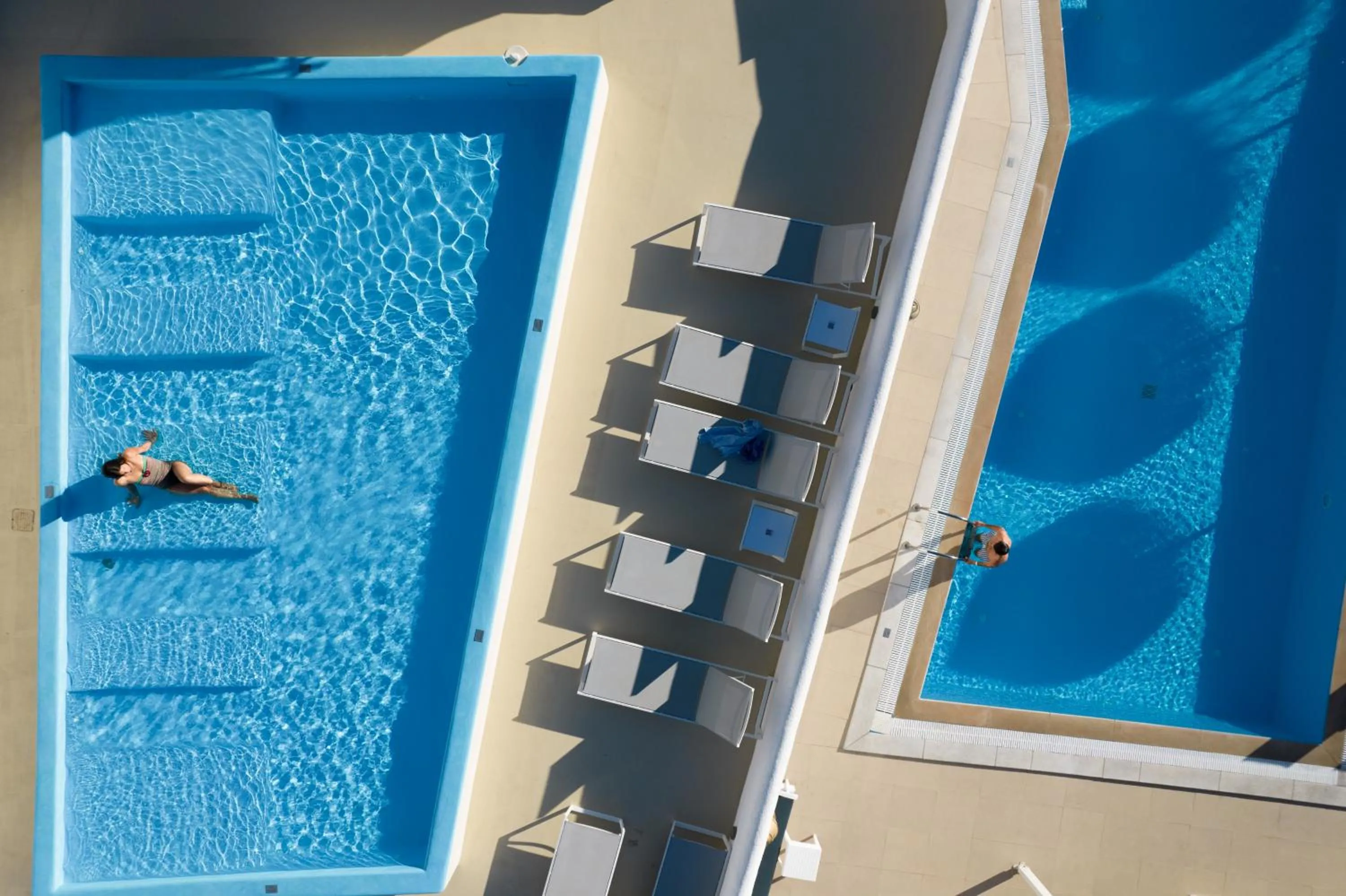 Swimming pool in Kritikakis Village Hotel