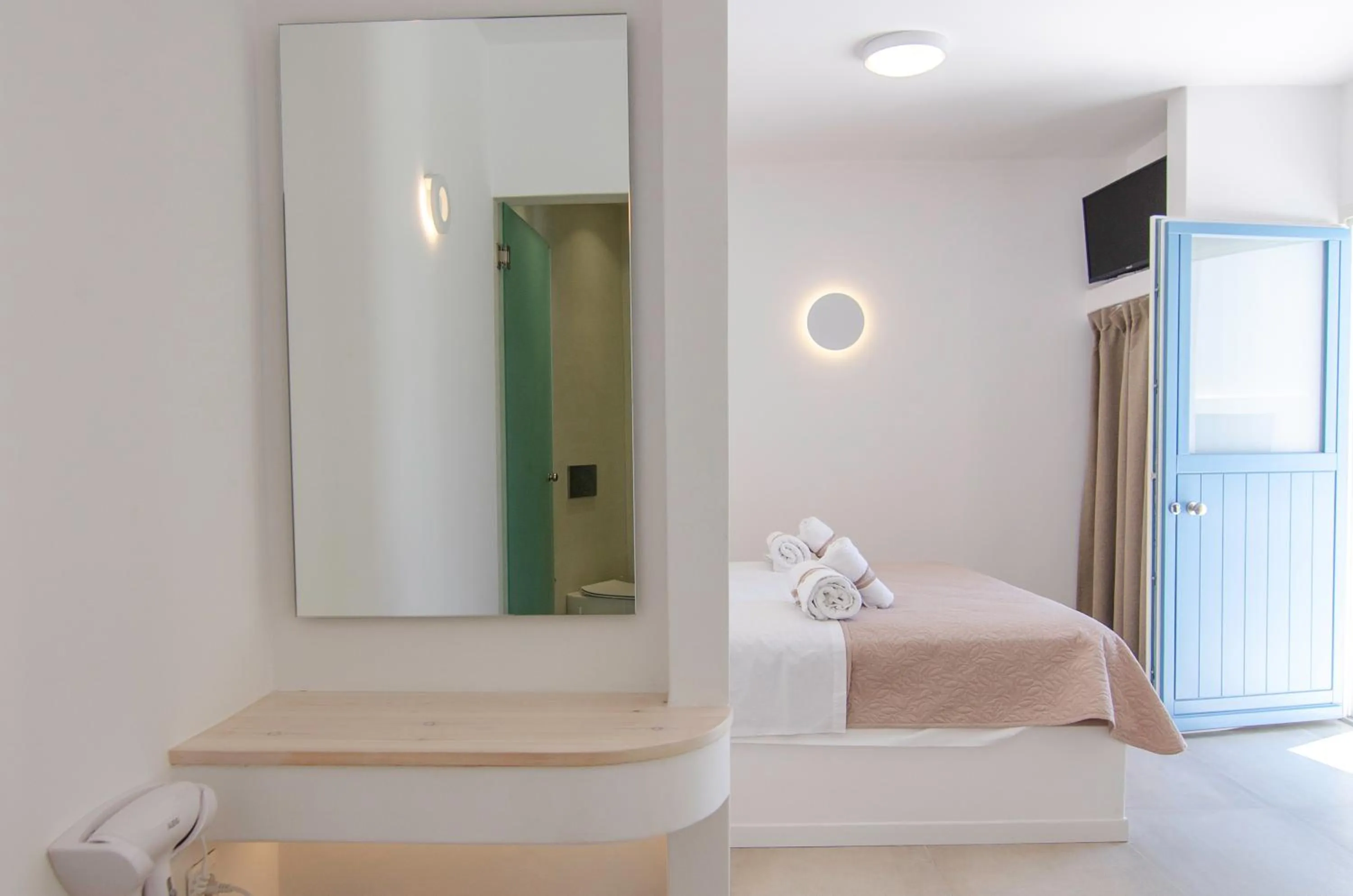 Bed in Kritikakis Village Hotel