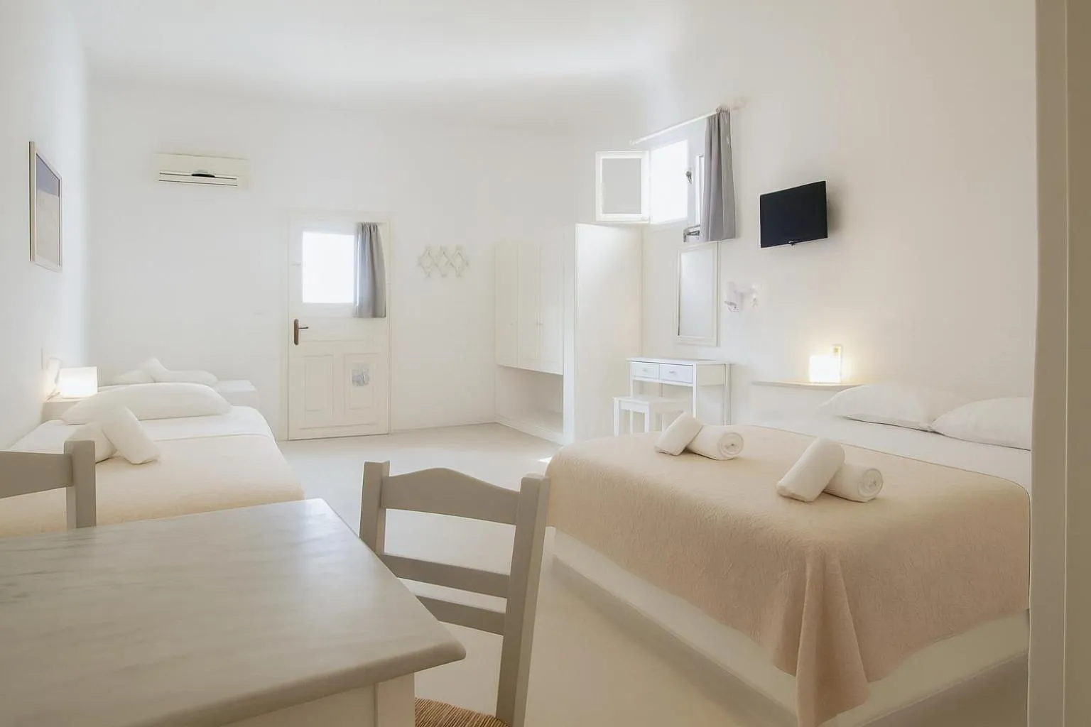 Bed in Kritikakis Village Hotel