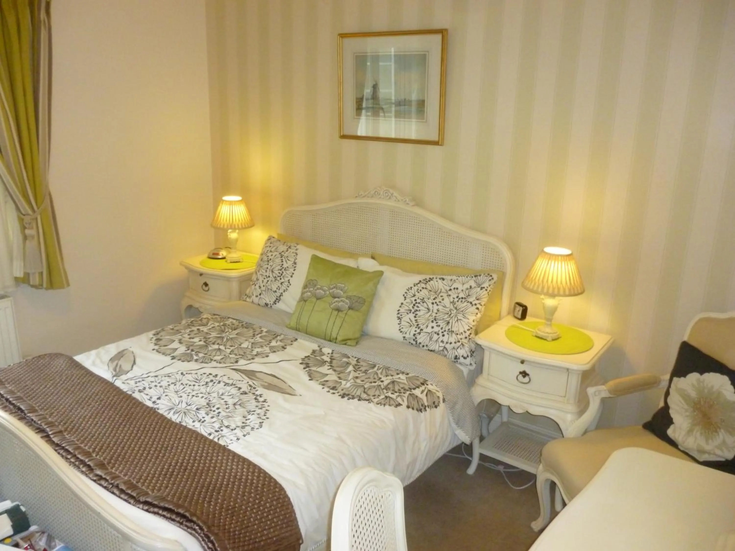 Bed in Copperfields Guest House