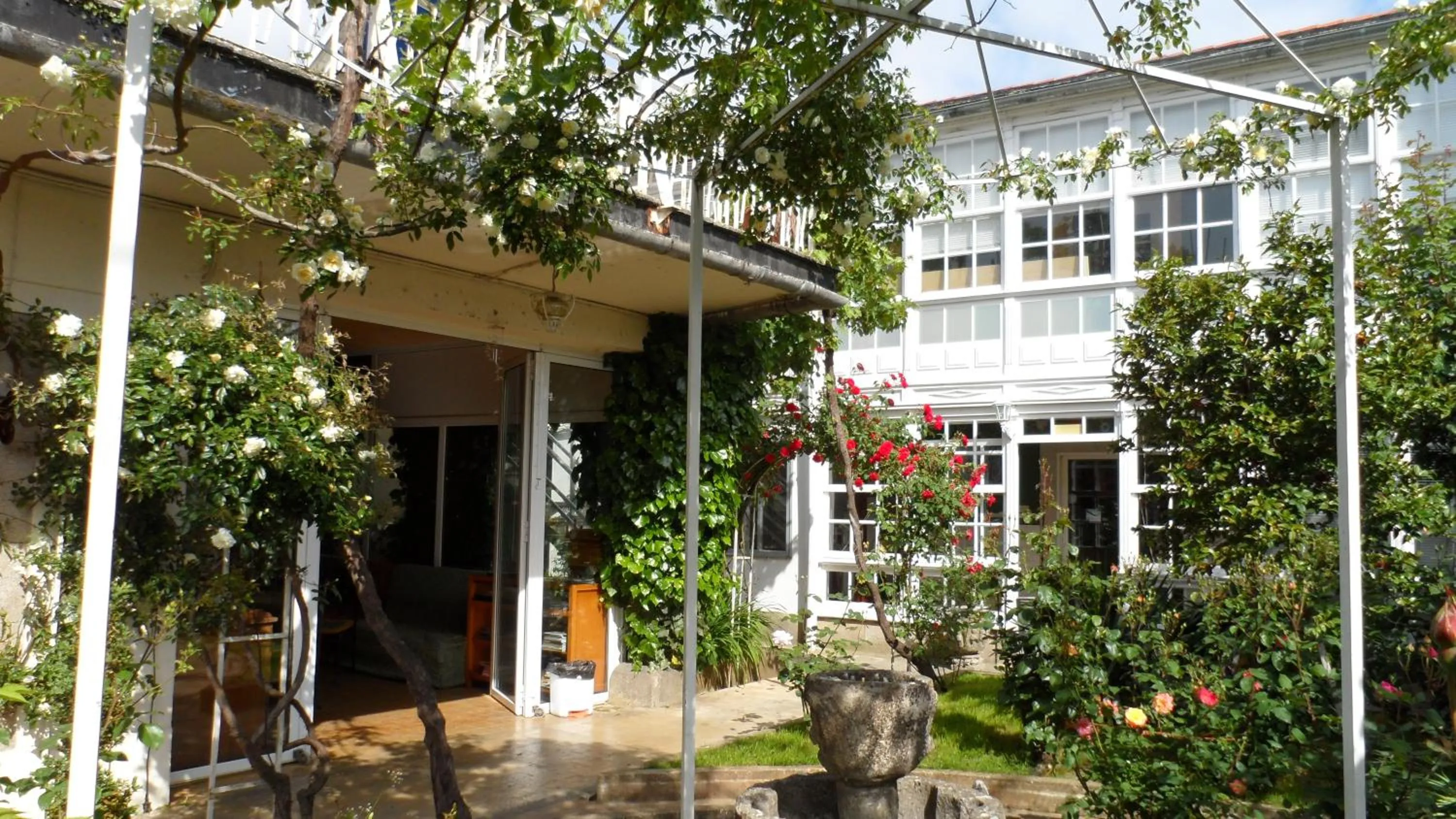 Communal lounge/ TV room in Pension-Albergue Don Alvaro