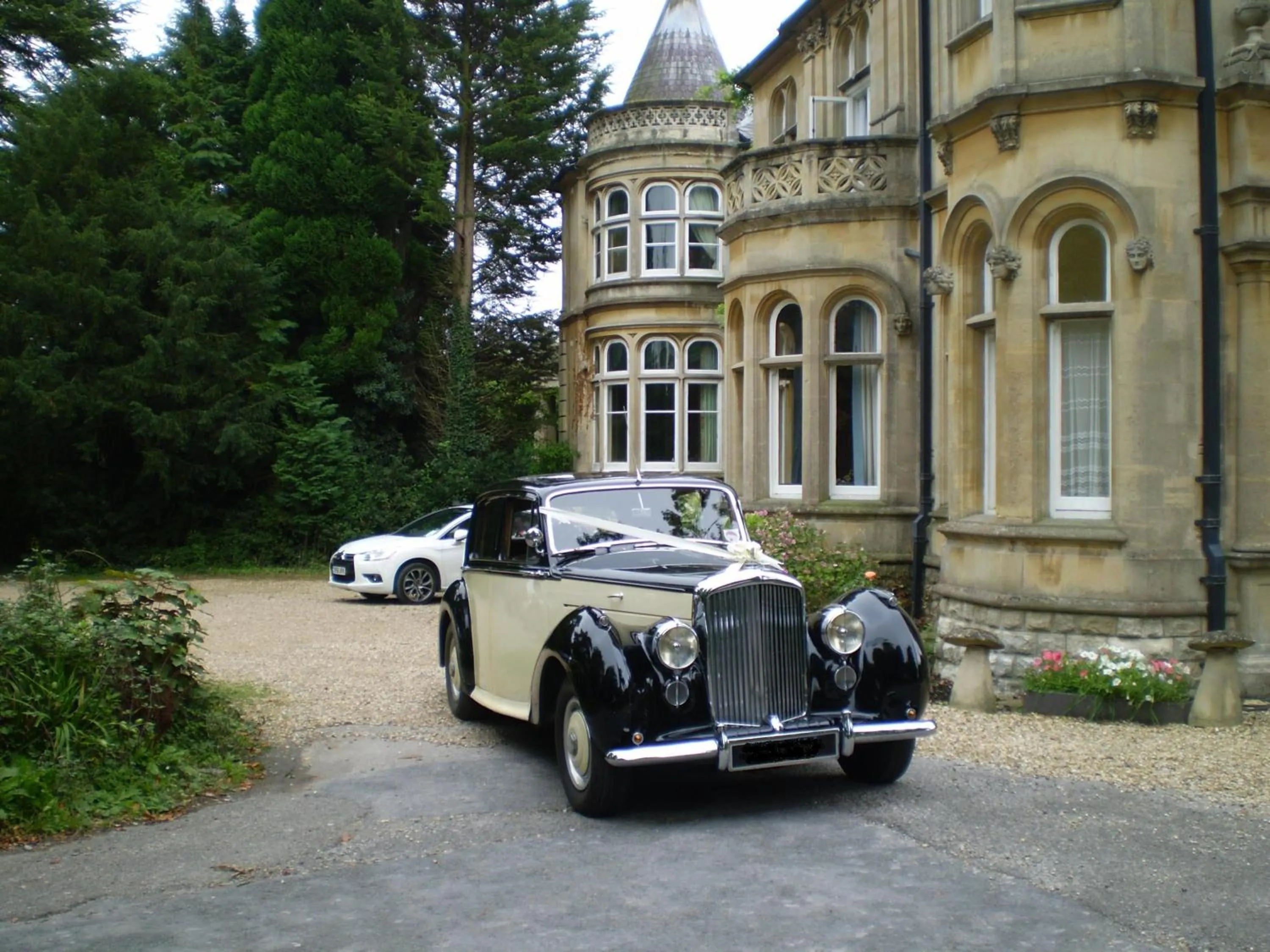 Property building in Fieldways