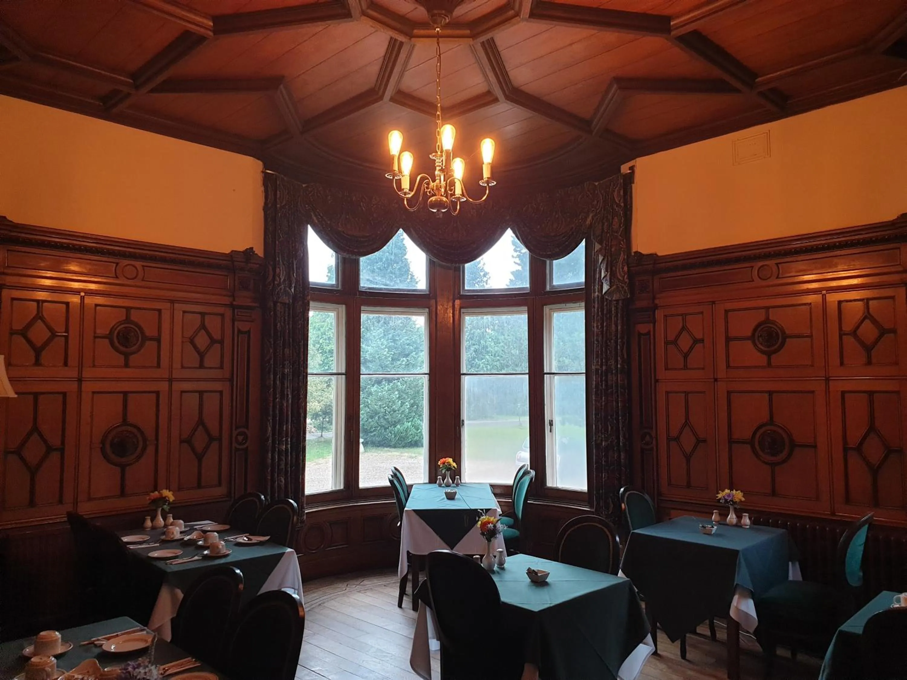 Restaurant/places to eat in Fieldways