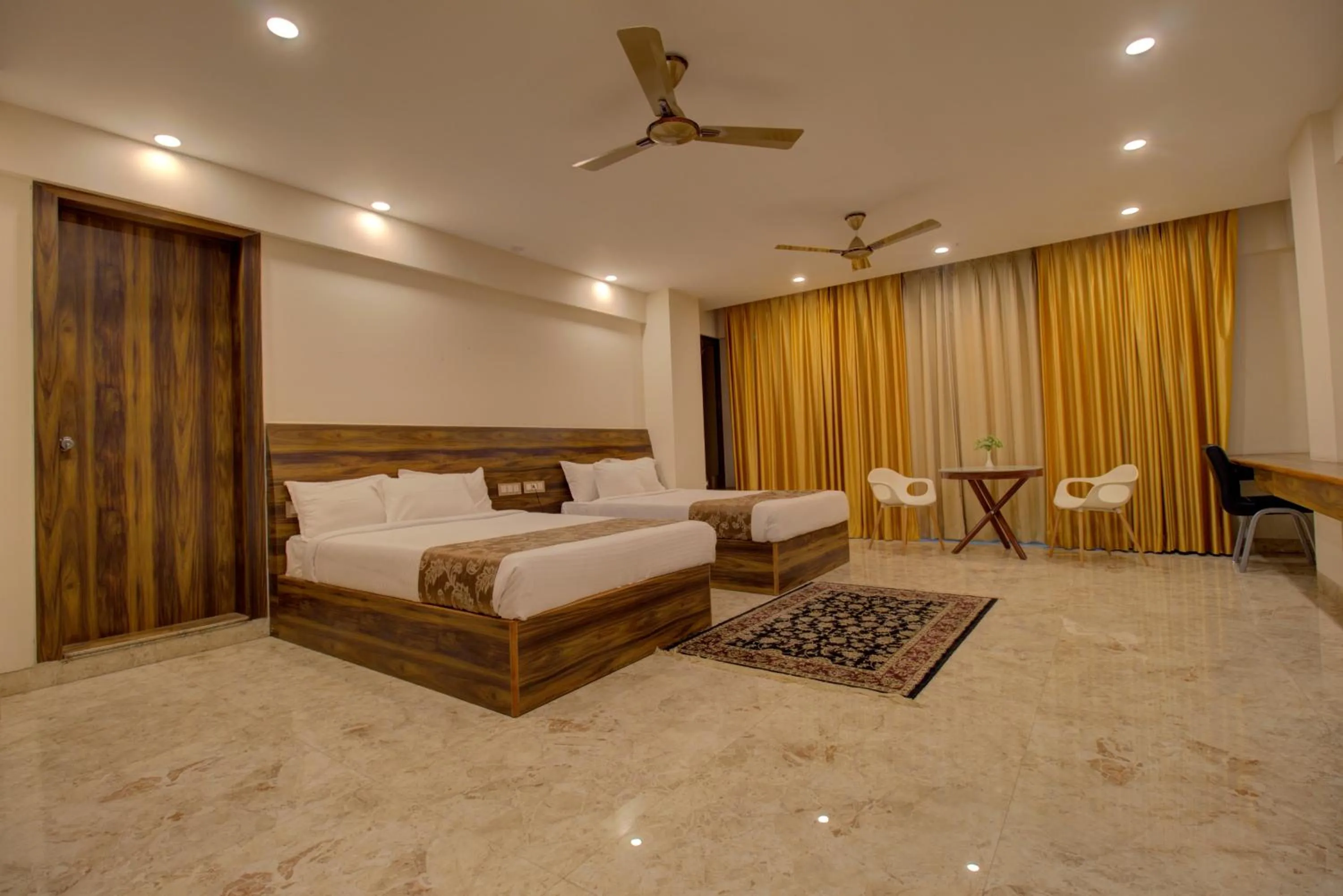 Photo of the whole room, Bed in Greenstones Boutique Hotel