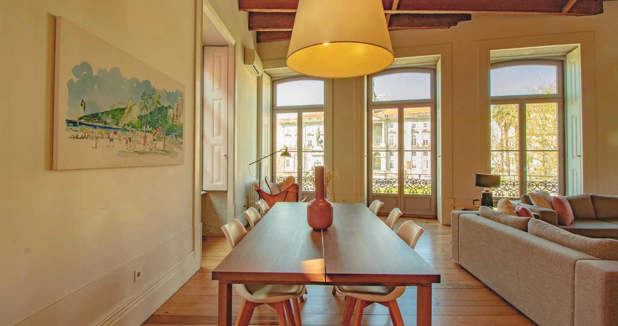 Dining area in RIBEIRA by YoursPorto