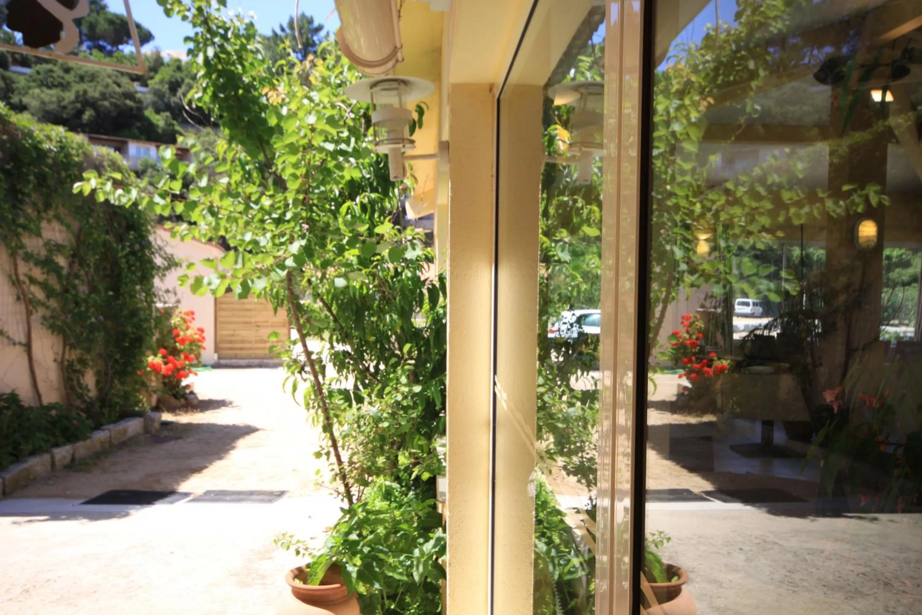 Facade/entrance in Hôtel Sampiero