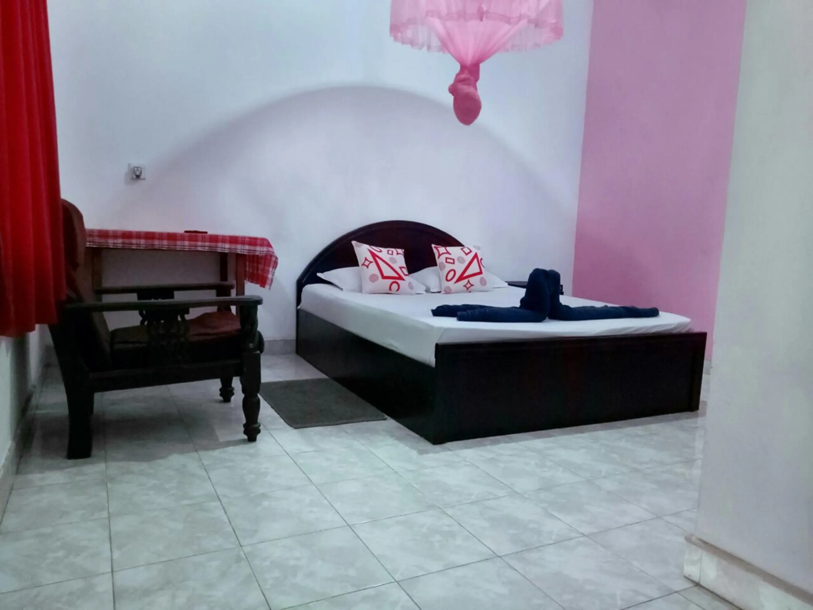 Bedroom, Bed in Takeshi Inn