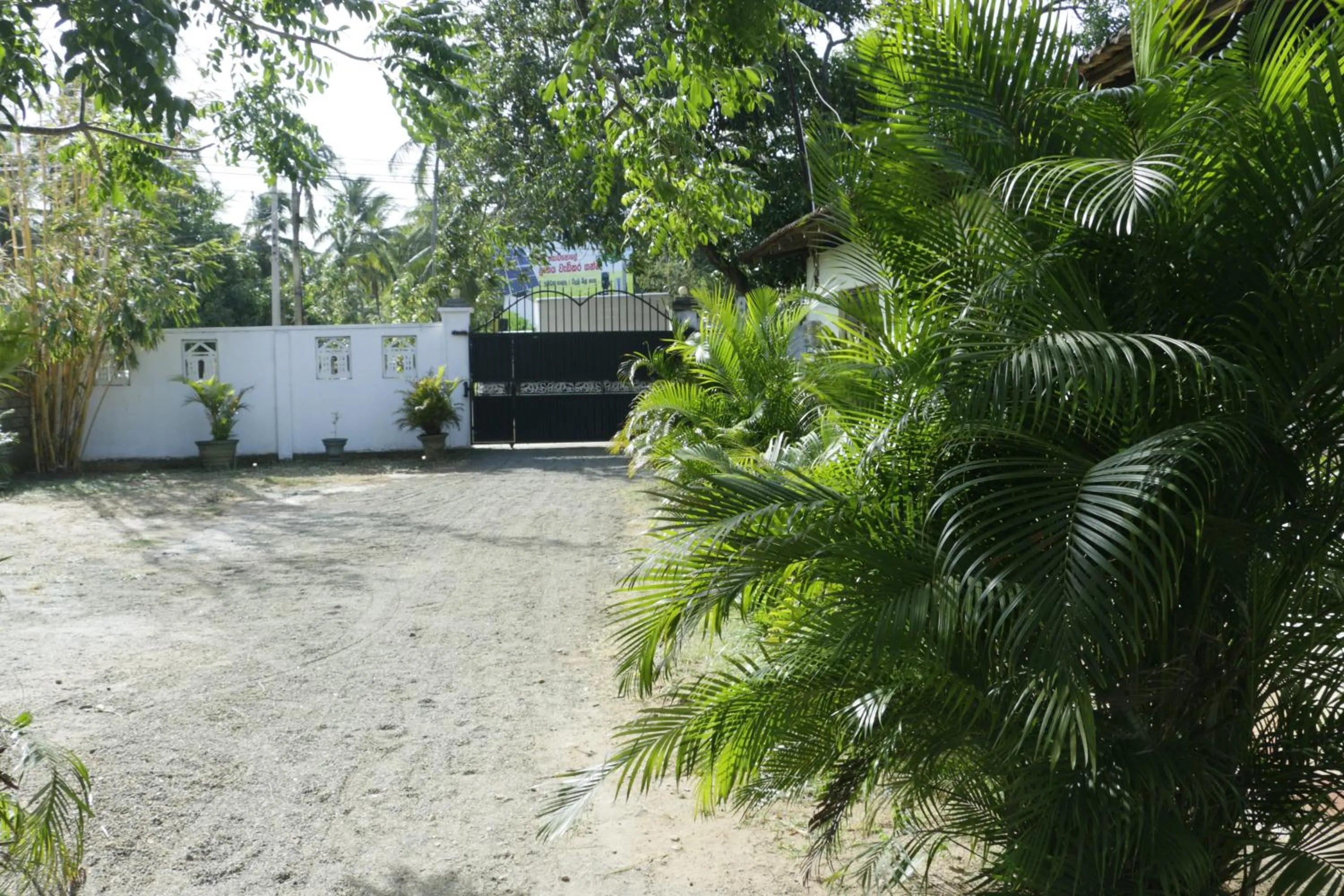 Facade/entrance in Takeshi Inn