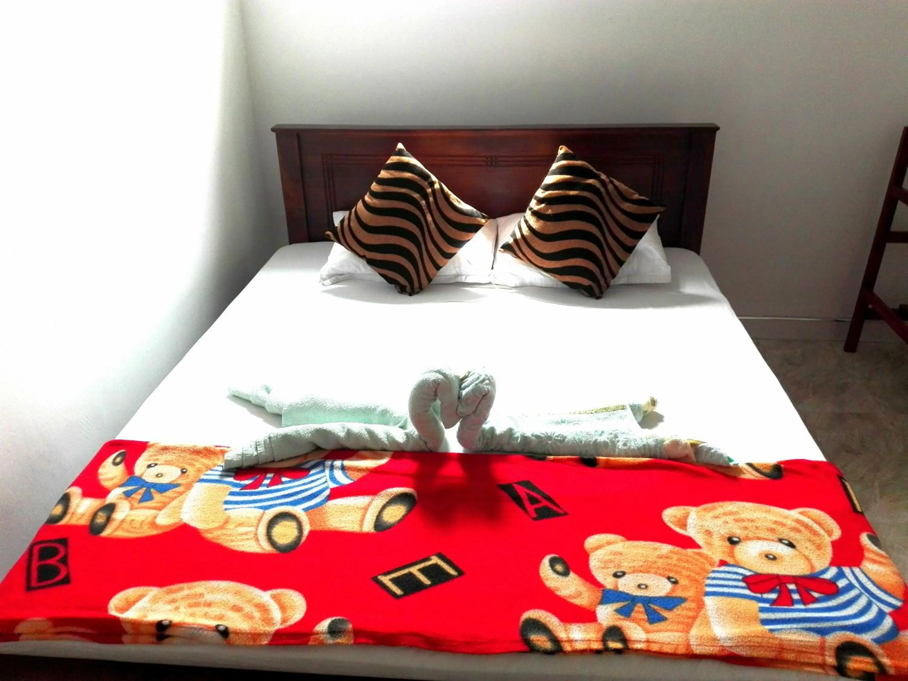 Bedroom, Bed in Takeshi Inn