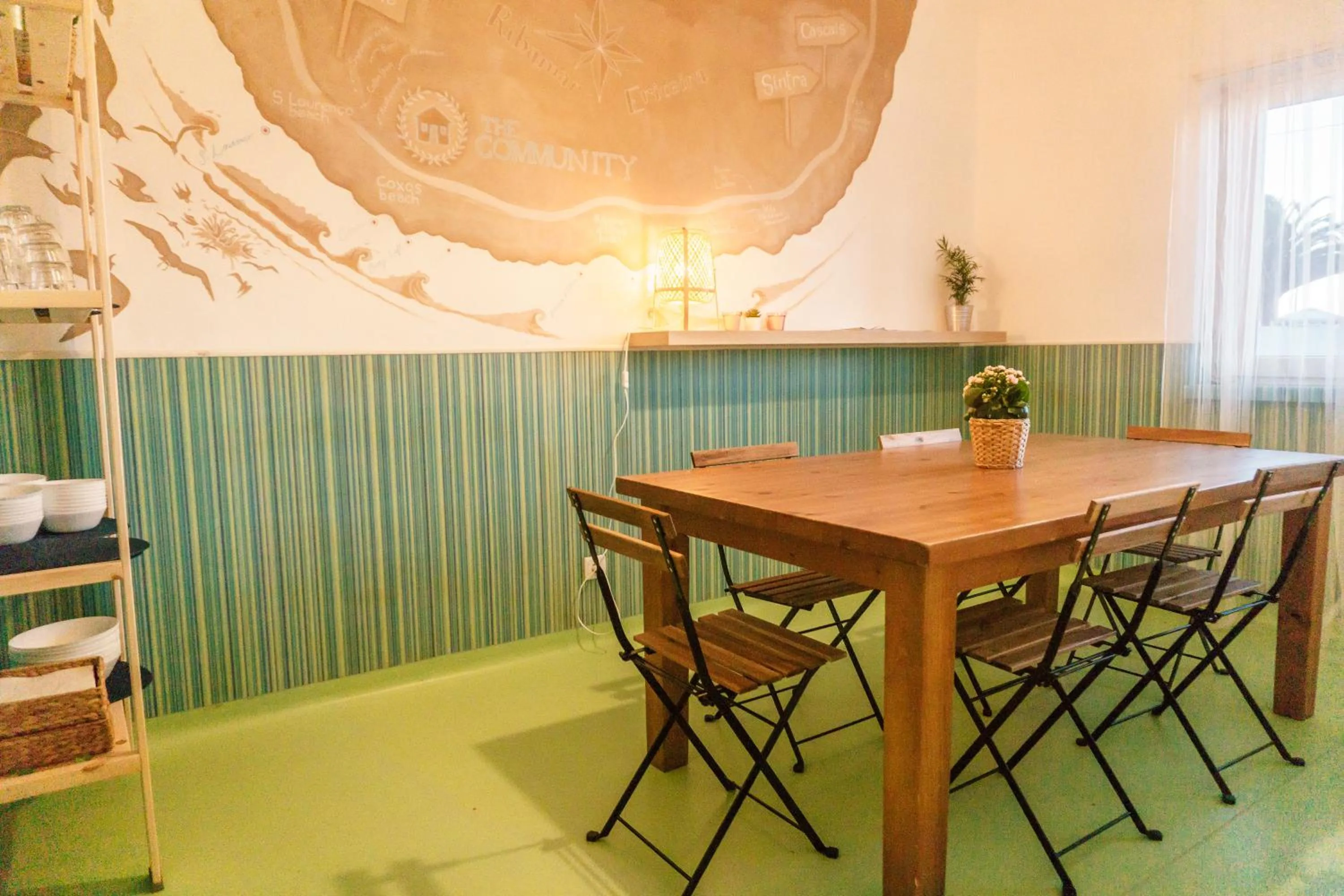 Dining area in Hospedium Hostel República Surf House