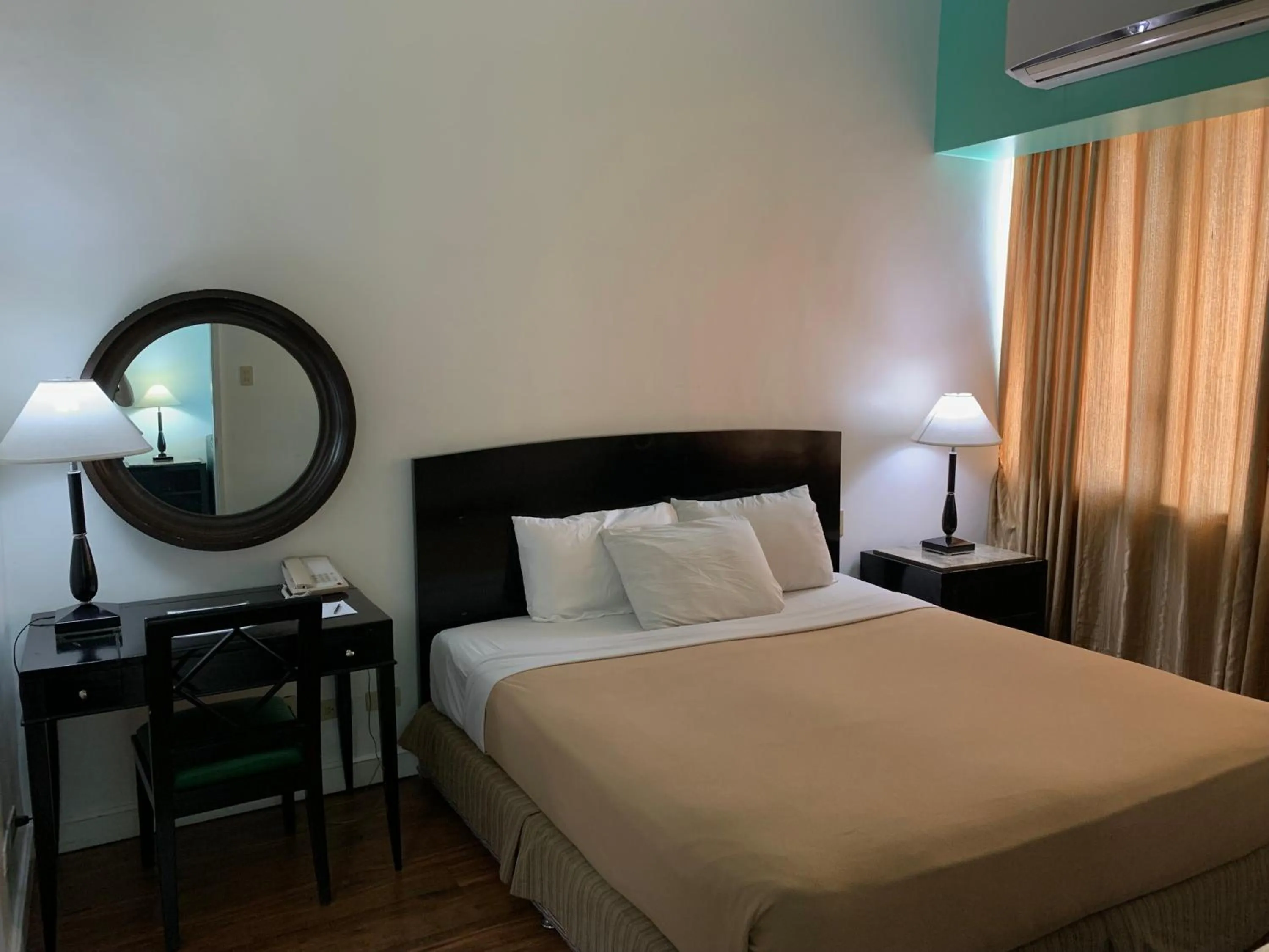 Bed in Pearl Manila Hotel