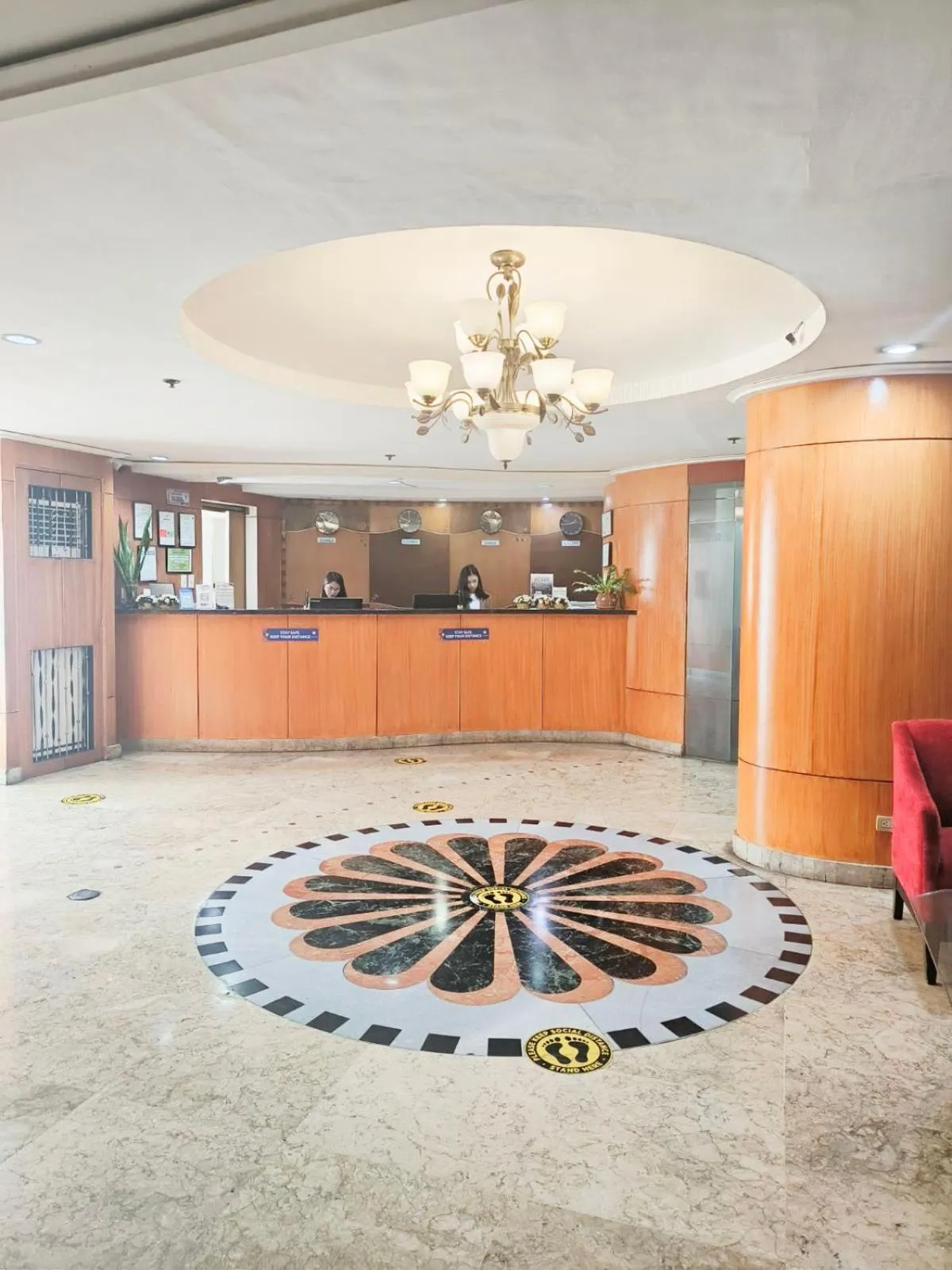 Lobby or reception in Pearl Manila Hotel