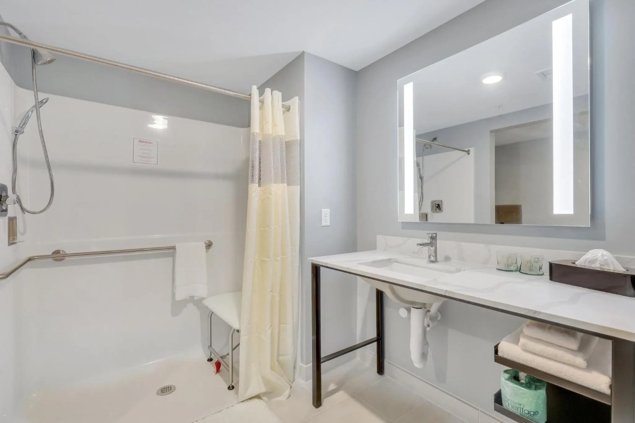 Shower in The Kingston