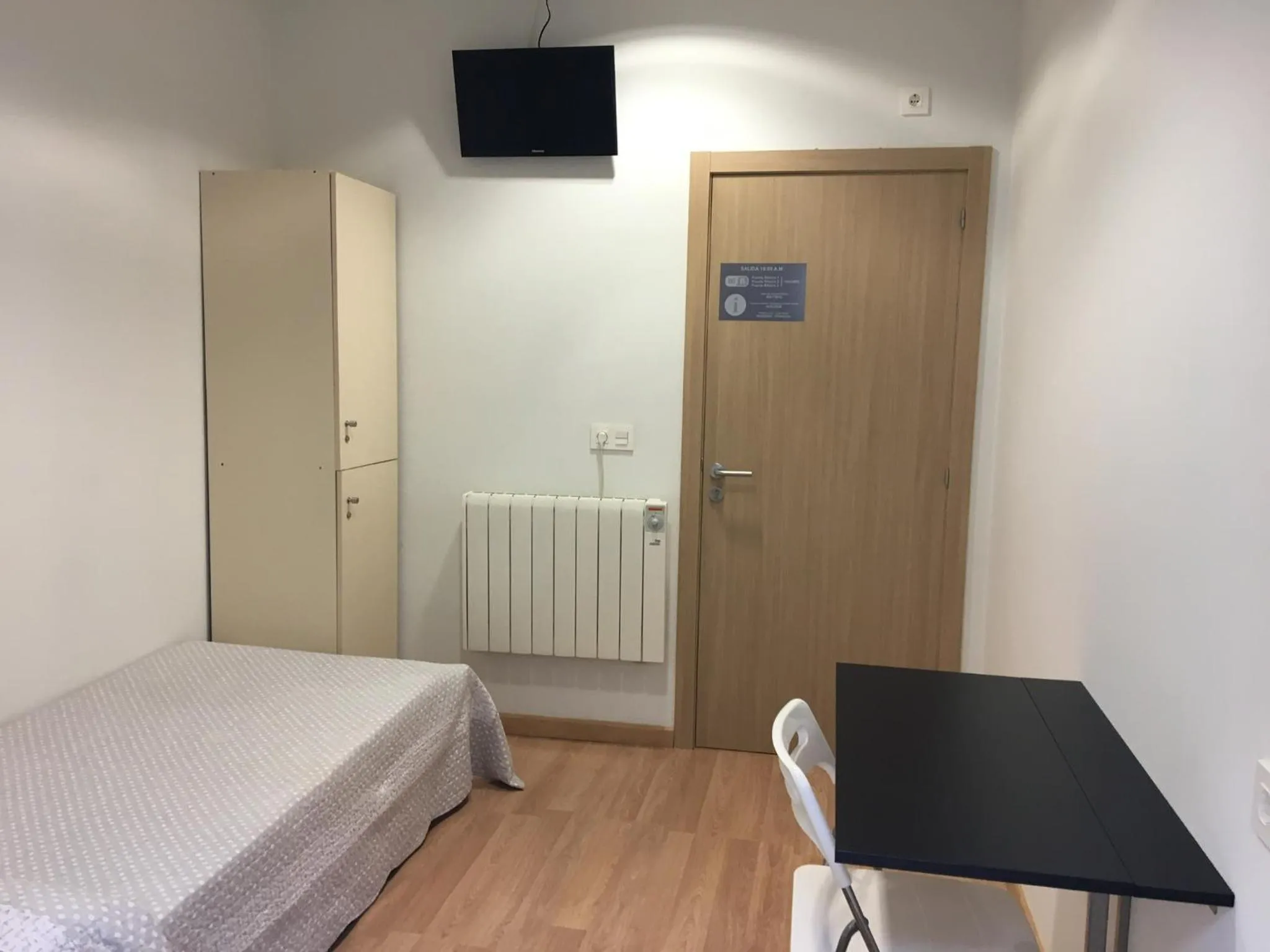 Bed in Pensión-Albergue Puente Ribeira