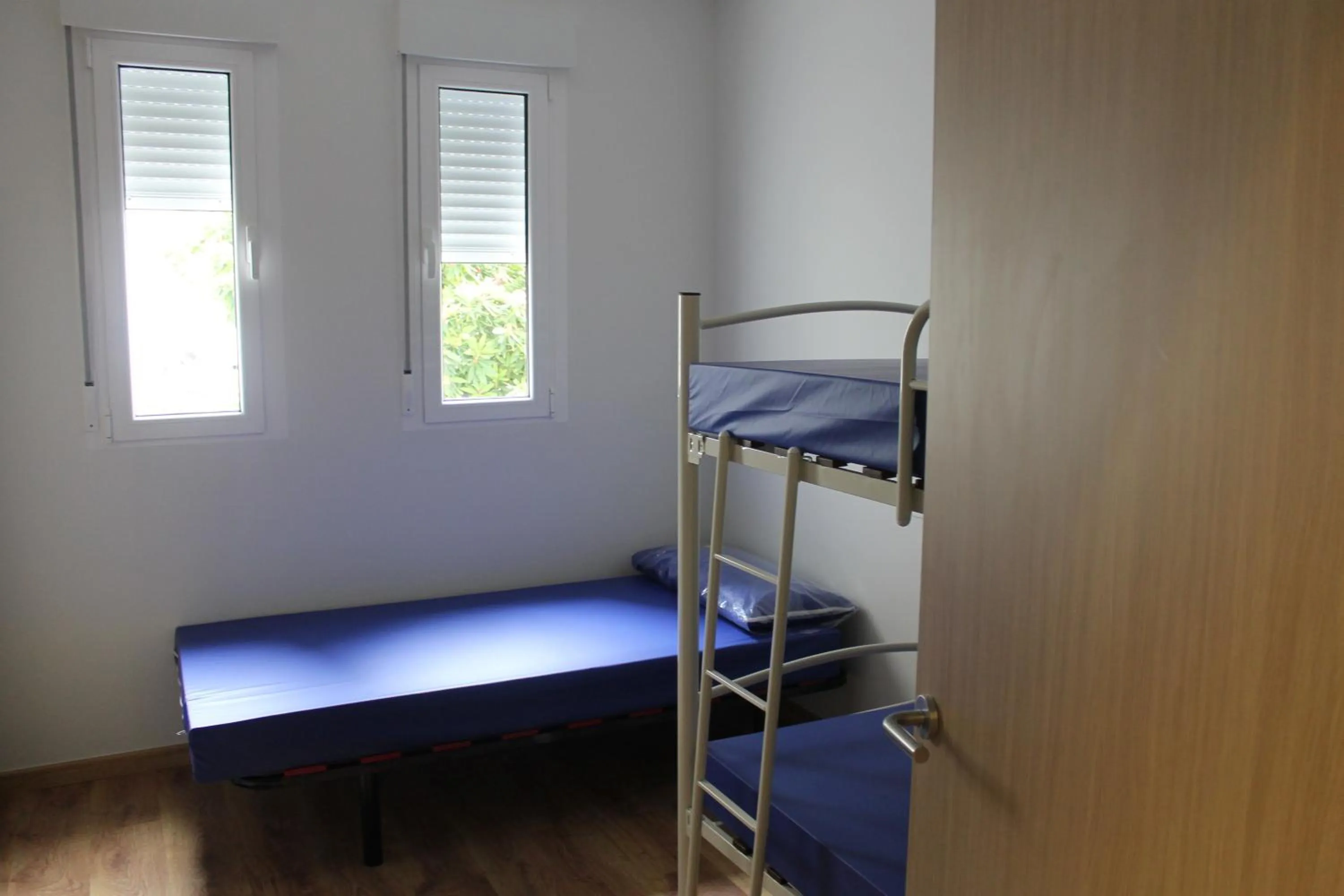 Bedroom, Bed in Pensión-Albergue Puente Ribeira