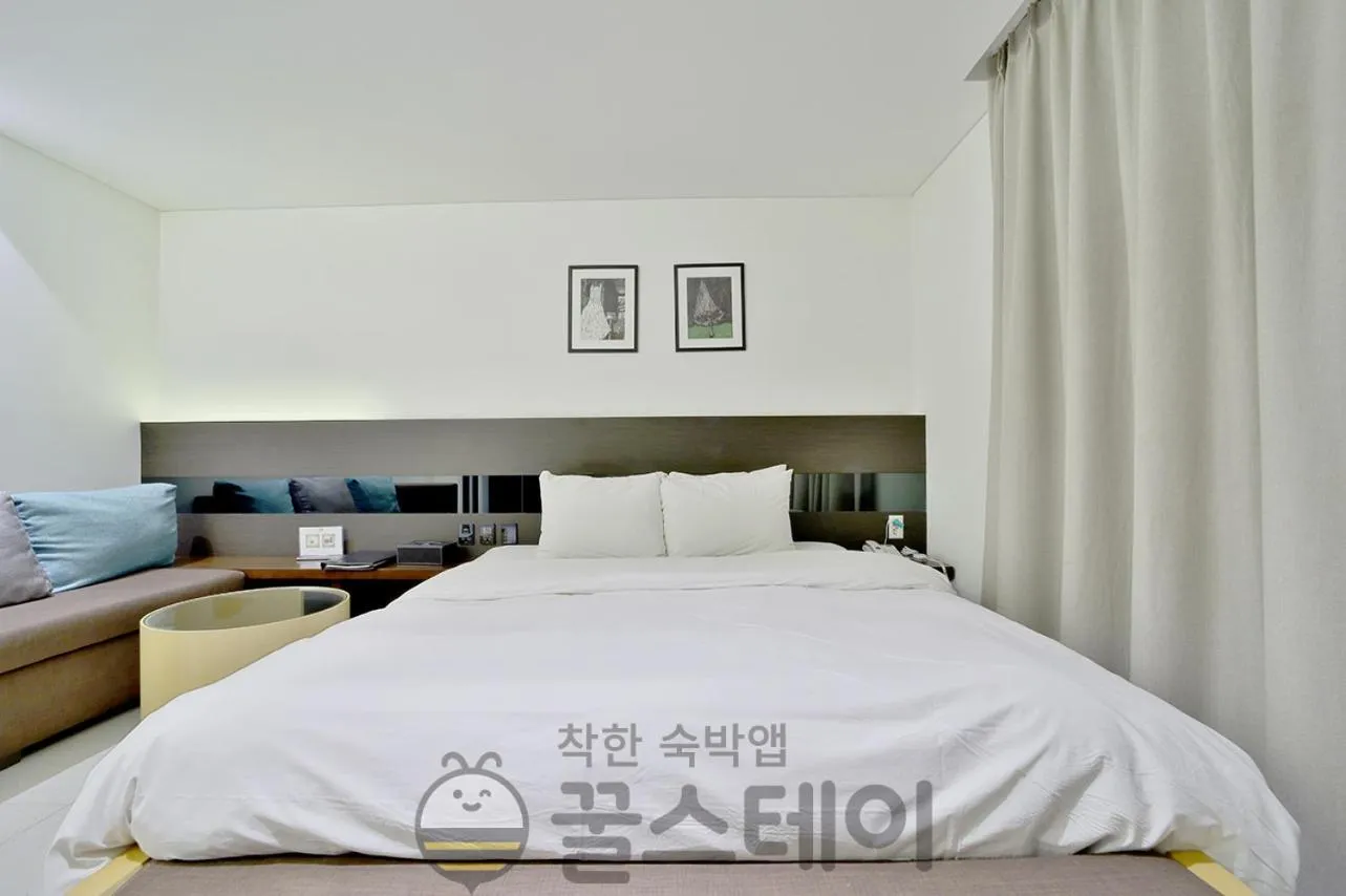 Bed in Golden Hotel Incheon