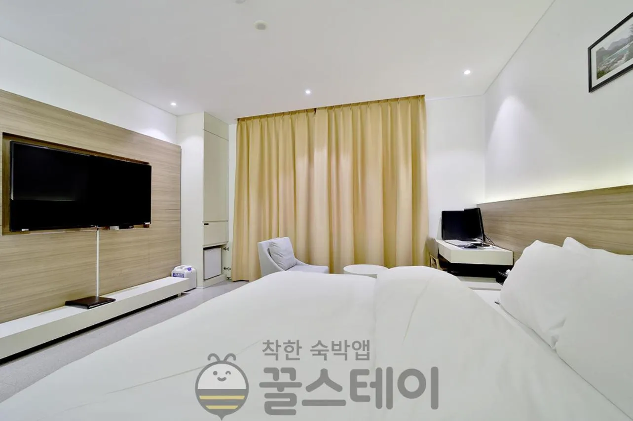 Bed in Golden Hotel Incheon